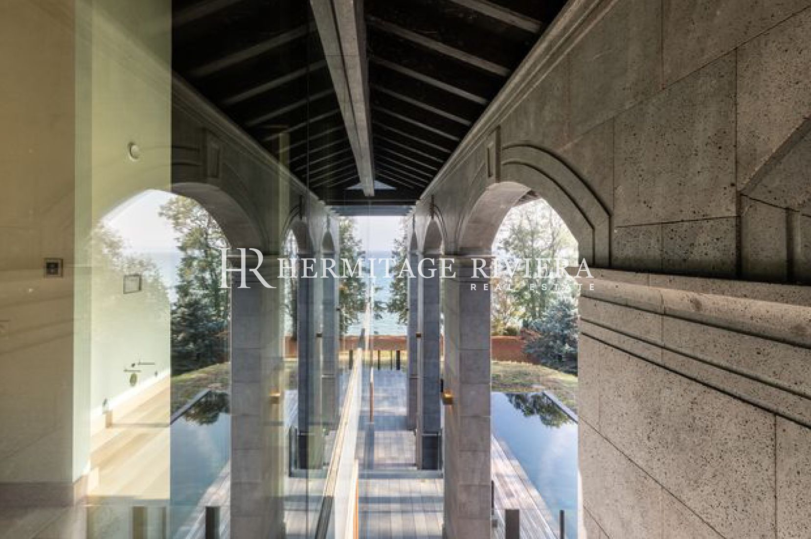 New waterfront mansion - Private beach  (image 10)