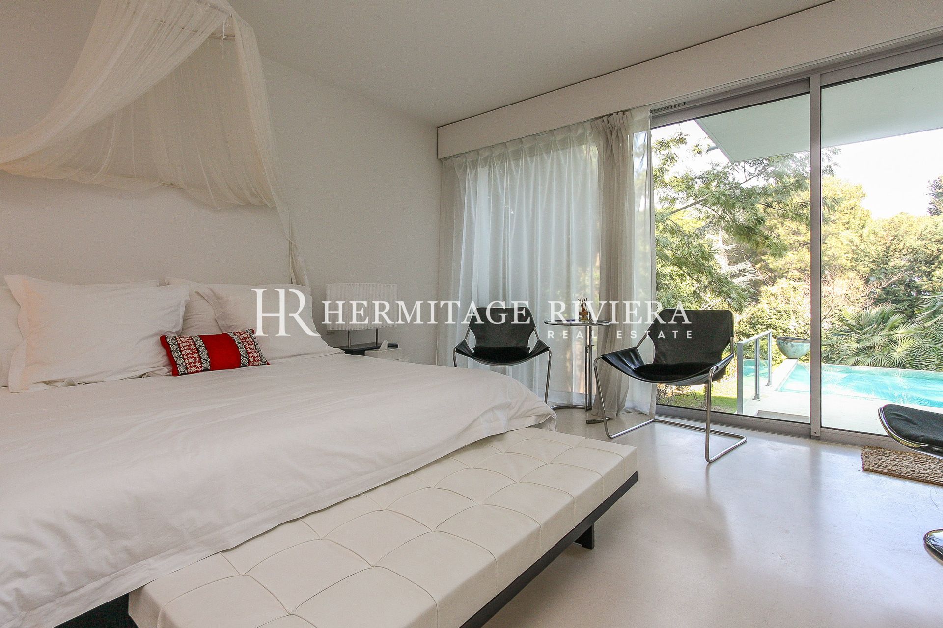 Villa contemporanea in posizione tranquilla - Piscina - Giardino pianeggiante (immagine 13)