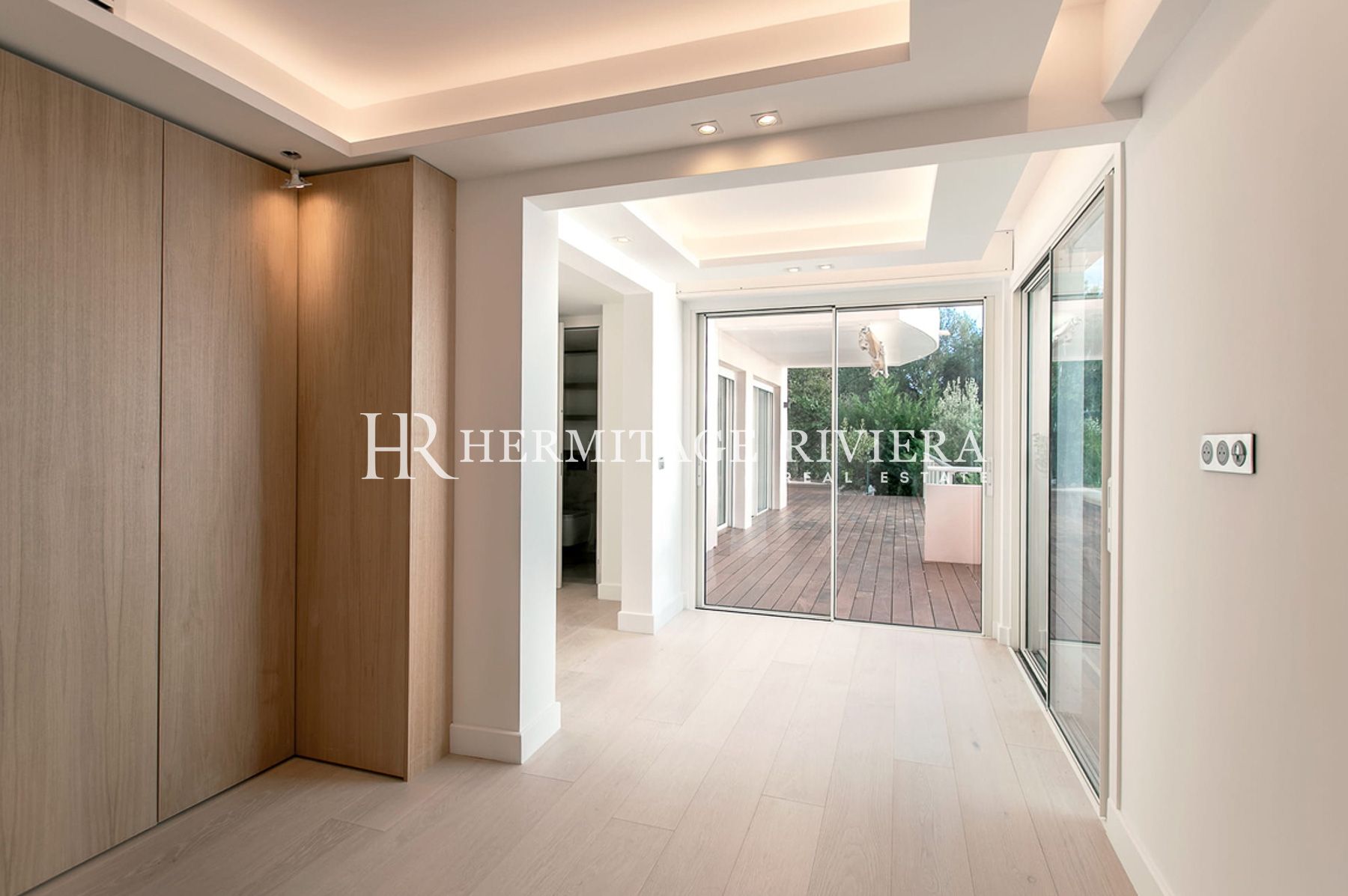 Apartamento en Roquebrune-Cap-Martín Apartamento reformado de 3 dormitorios con vistas a Mónaco y terraza. (imagen 16)