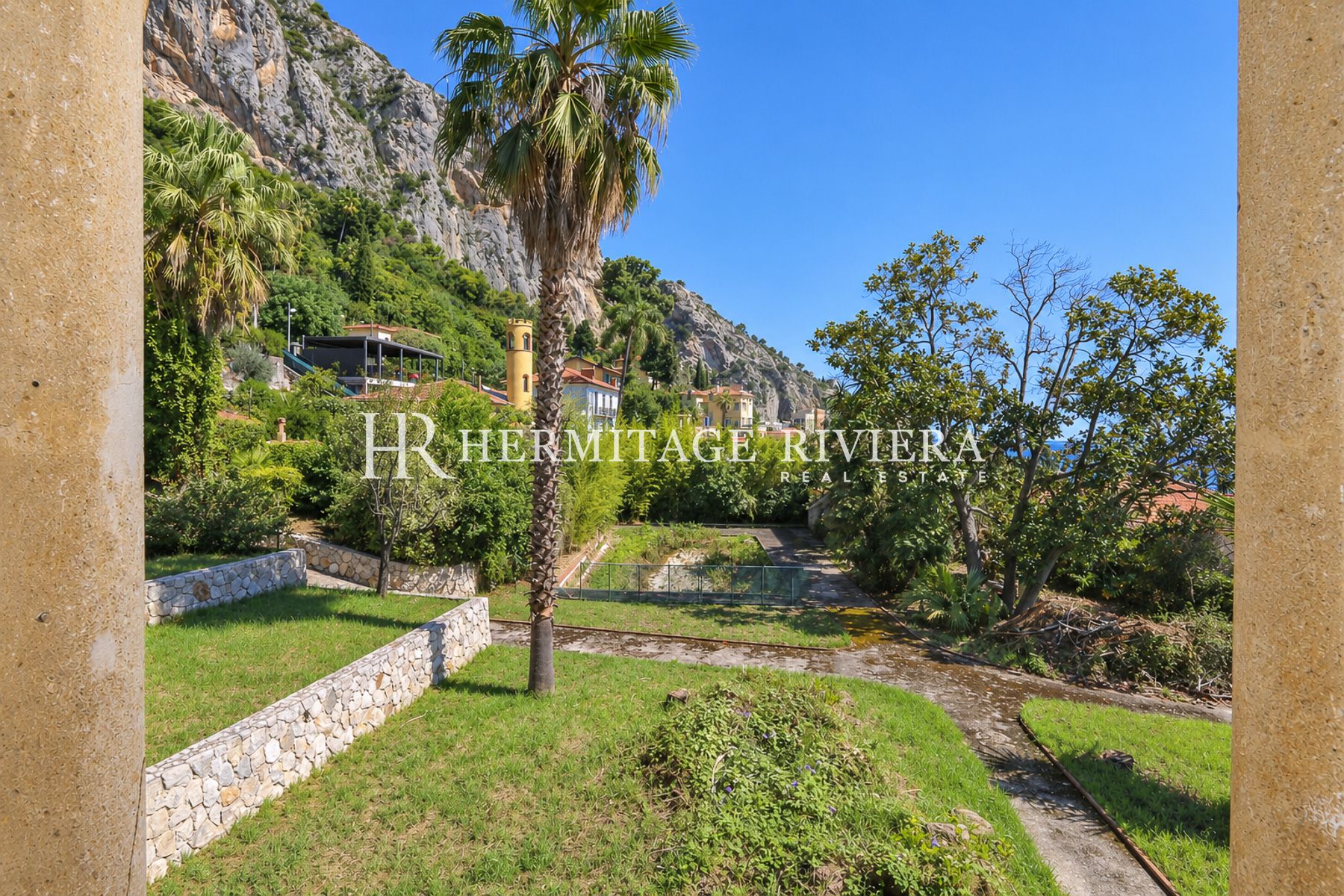 Villa in Menton Garavan Elegant 19th century stone mansion with sea view (image 17)