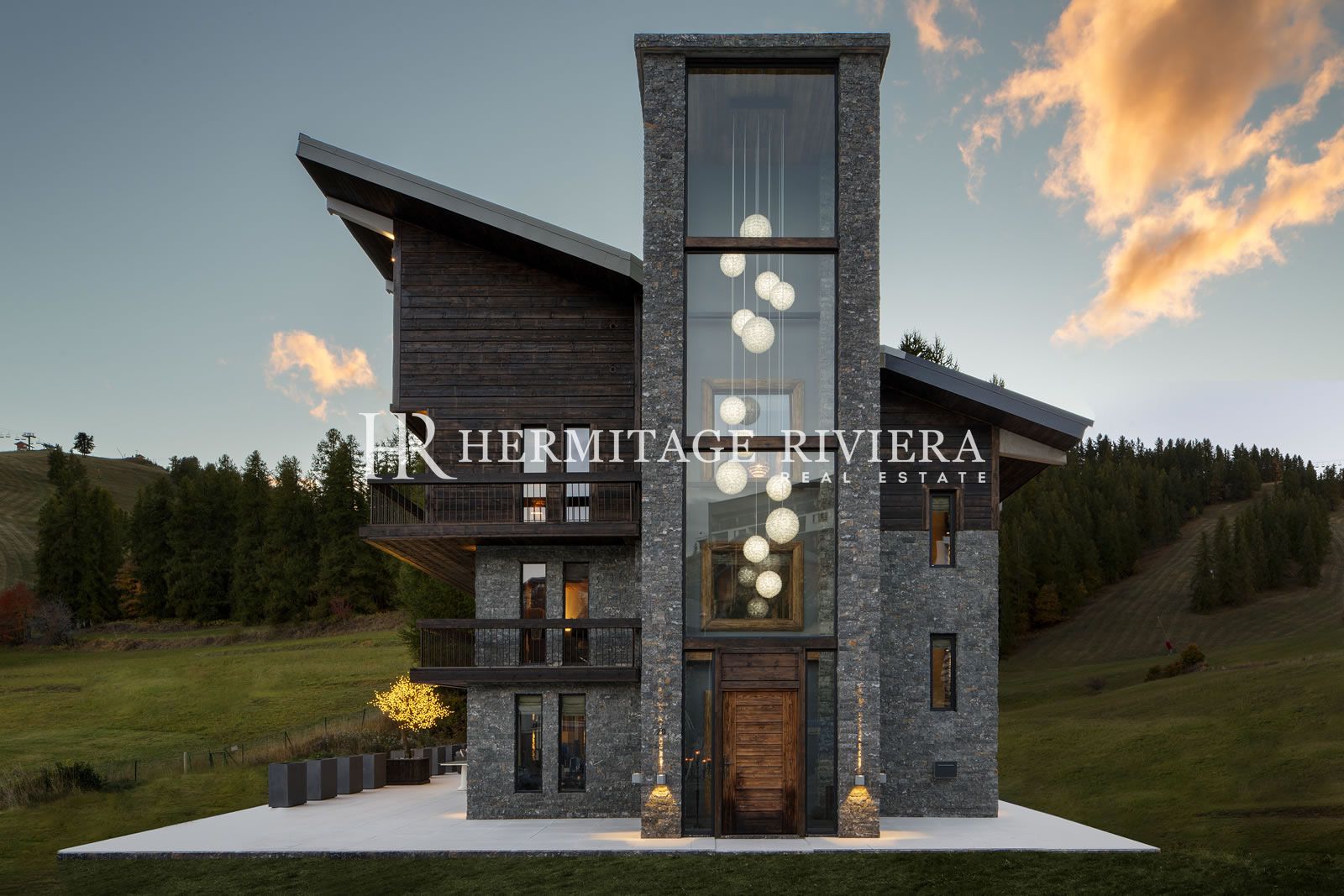 Luxury chalet by the slopes (image 36)