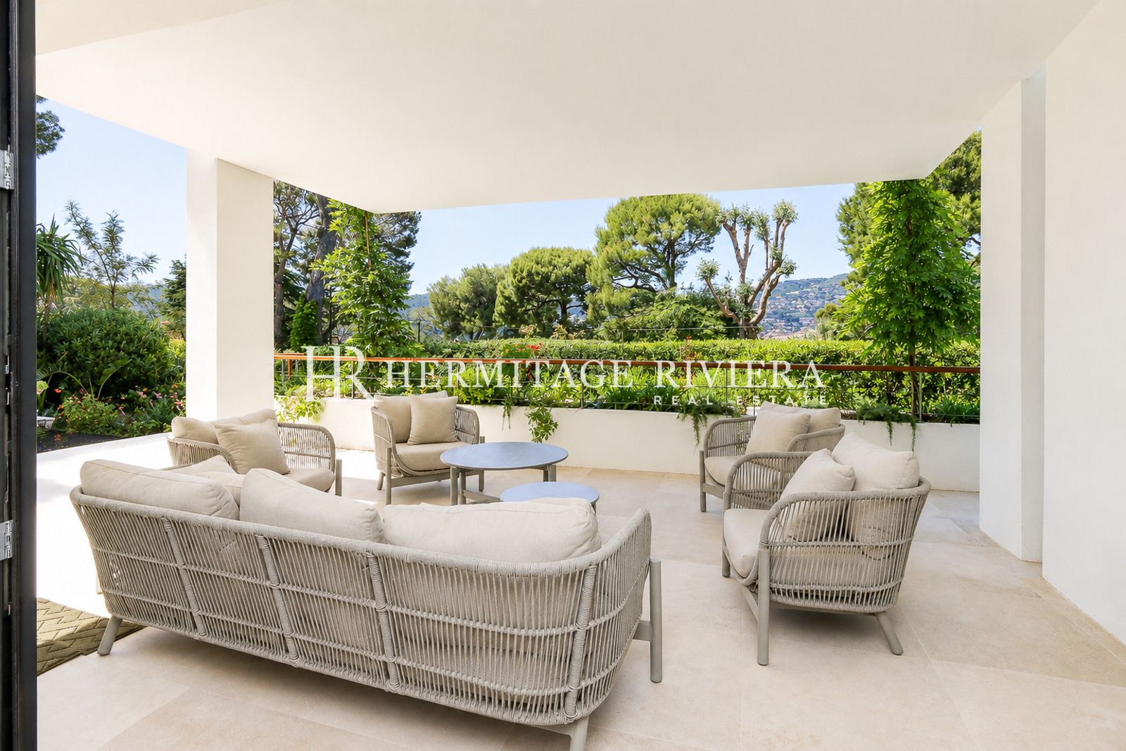 Terrace 2 of modern property for rental Cap-Ferrat, close to Passable beach