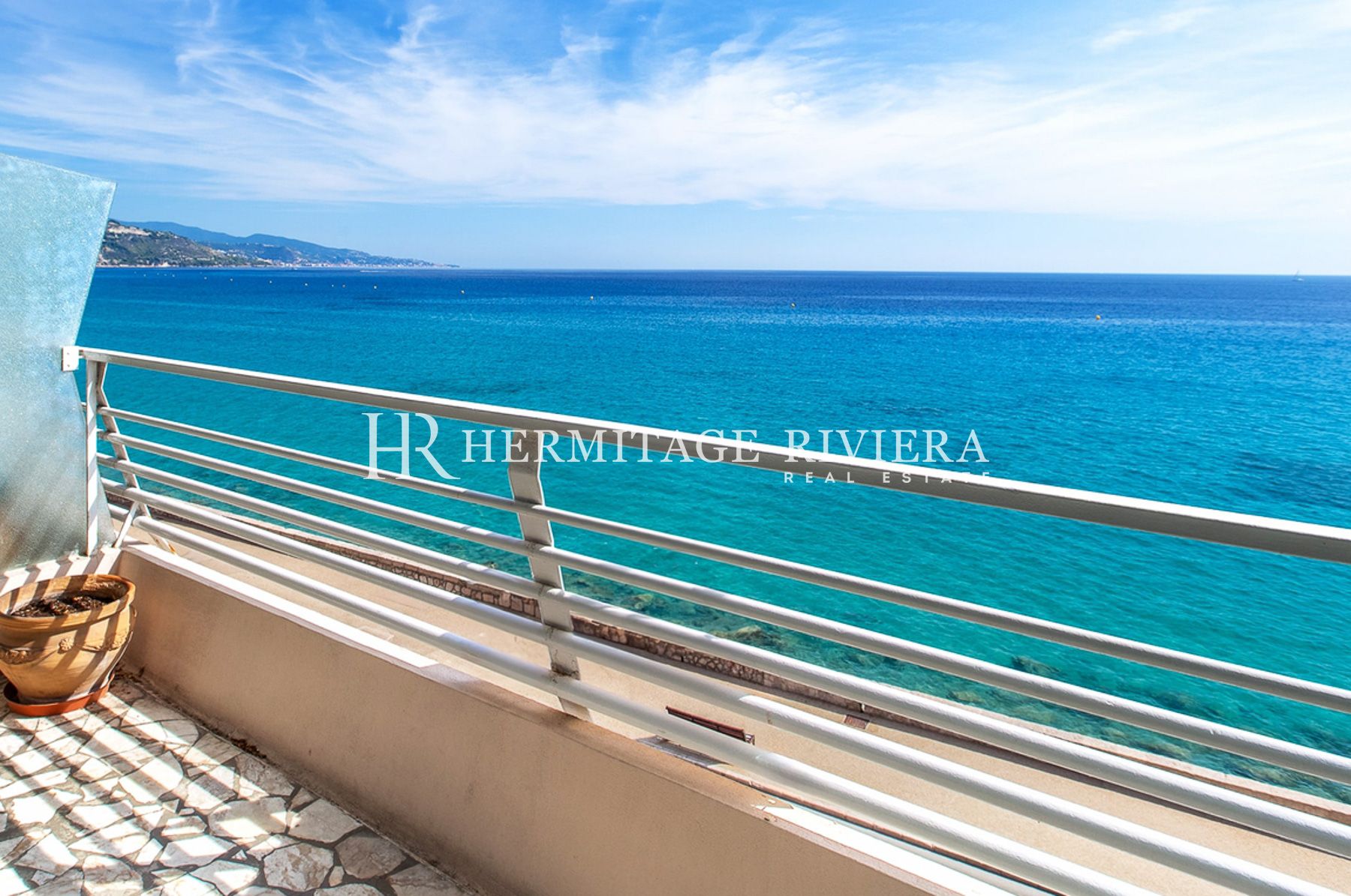 Apartment in Menton 3-bedroom apartment - Sea front - Terrasse - Sea view (image 1)