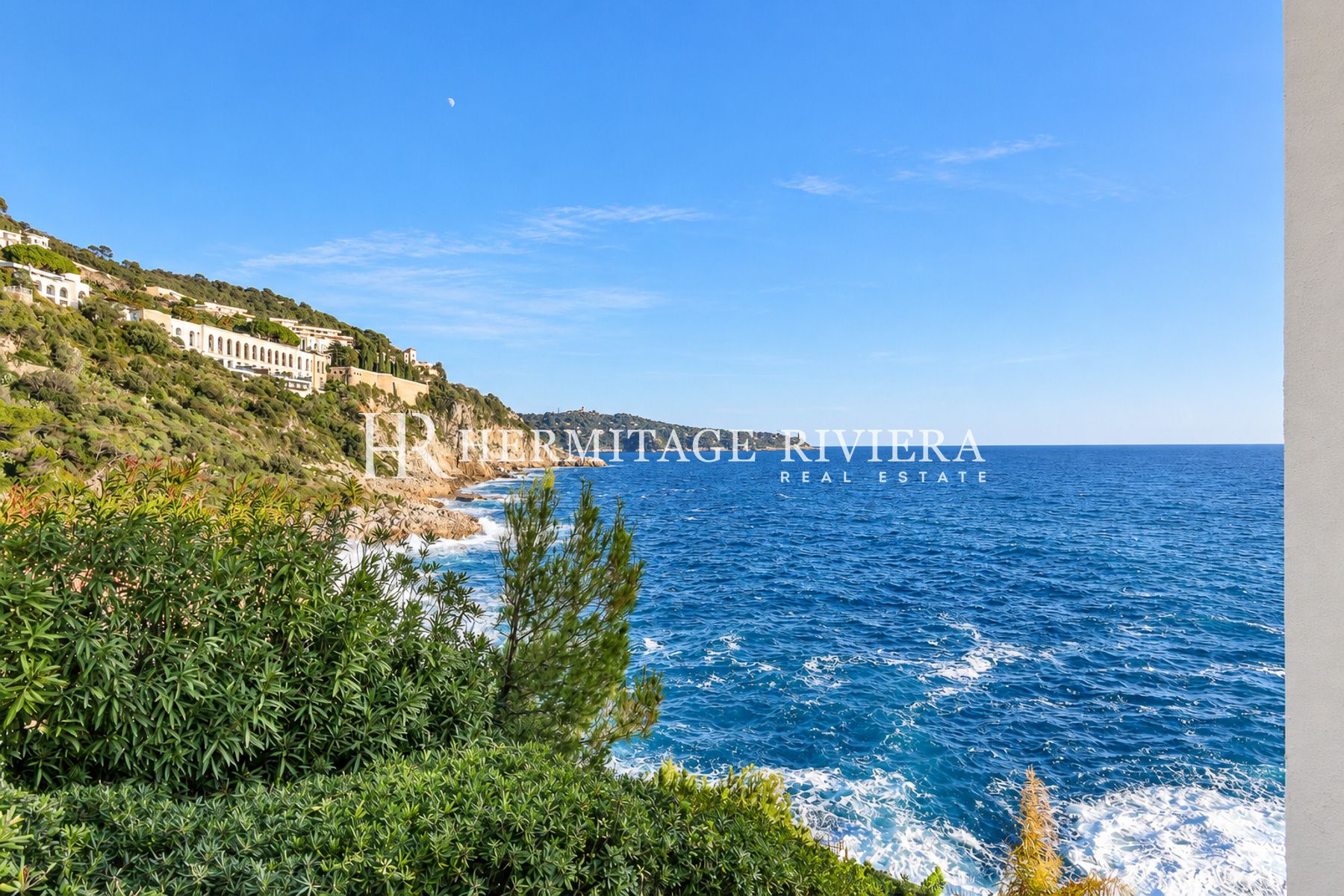 Villa à Cap-de-Nice Front de mer - Accès direct à la mer - Rénovée - Domaine fermé  (image 2)