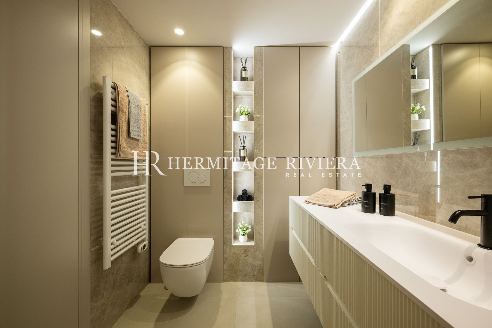 Exceptional Apartment – Top Floor with Breathtaking Sea View (image 30)