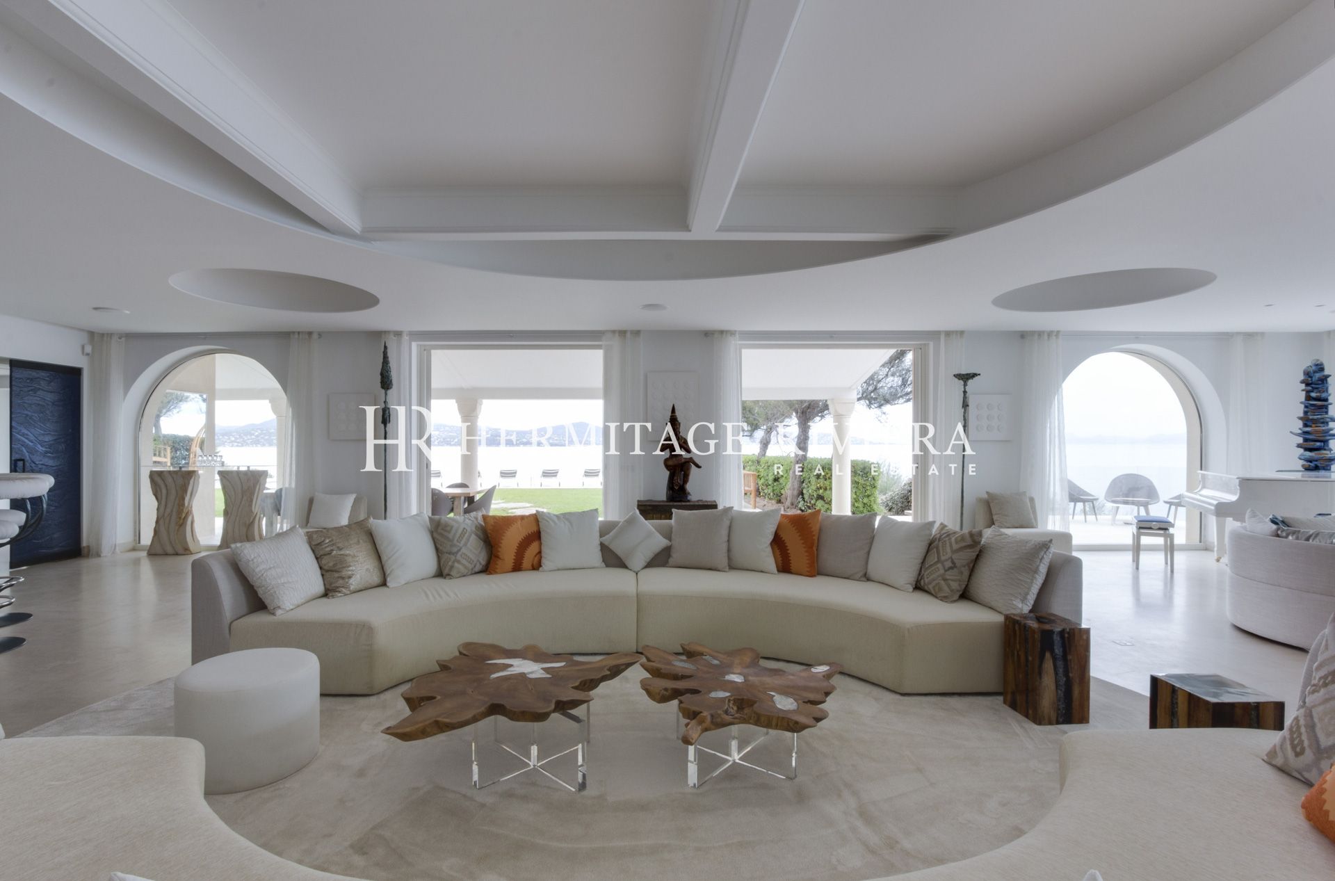 Fronte mare - Accesso diretto al mare - Piscina - Tenuta chiusa (immagine 7)