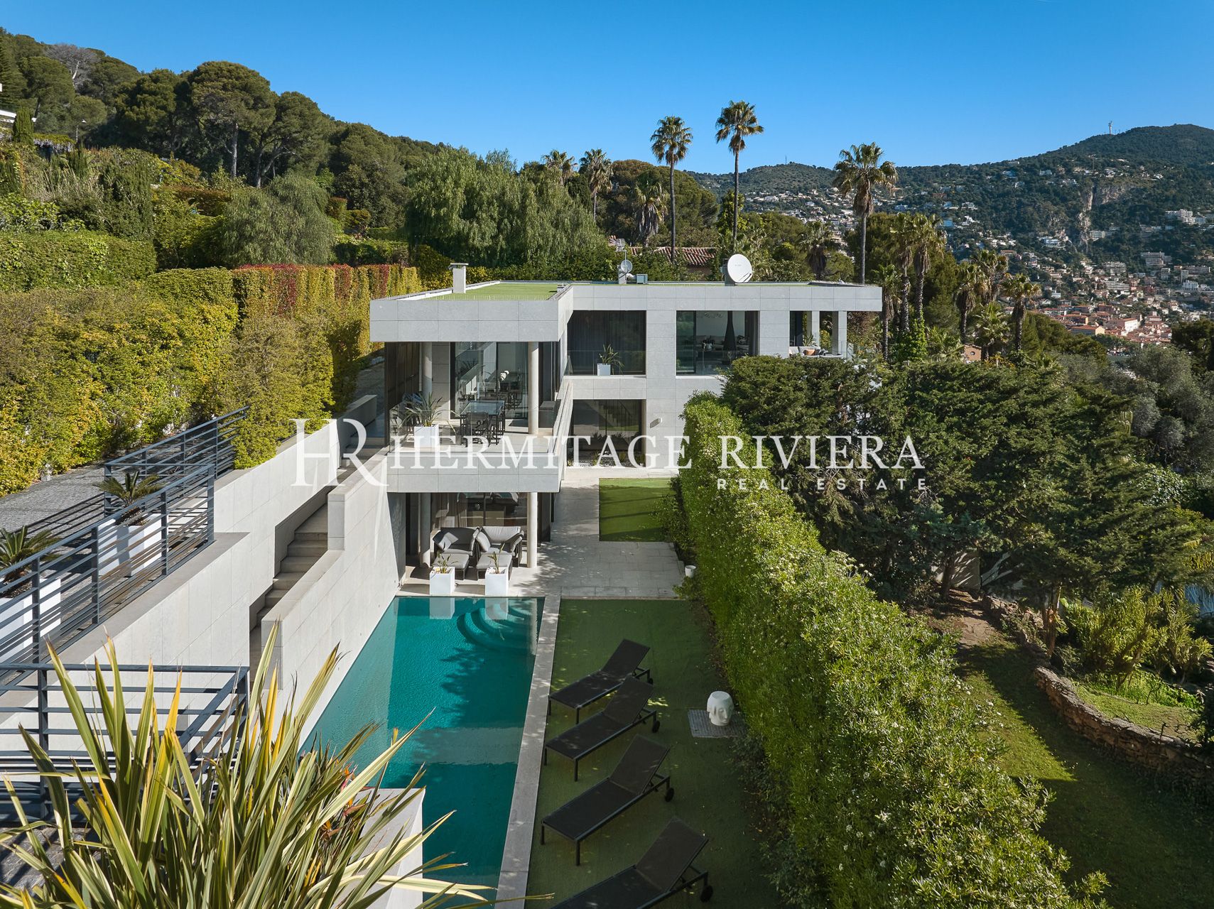 Exceptional contemporary villa panoramic views over the bay of Villefranche (image 2)