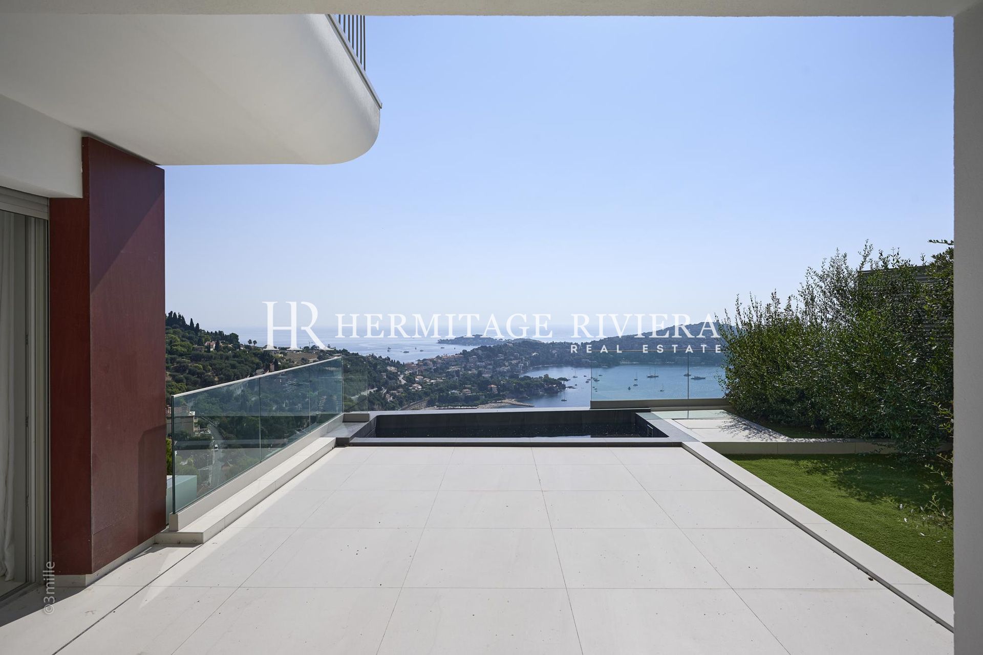 New villa overlooking the Bay of Villefranche  (image 4)