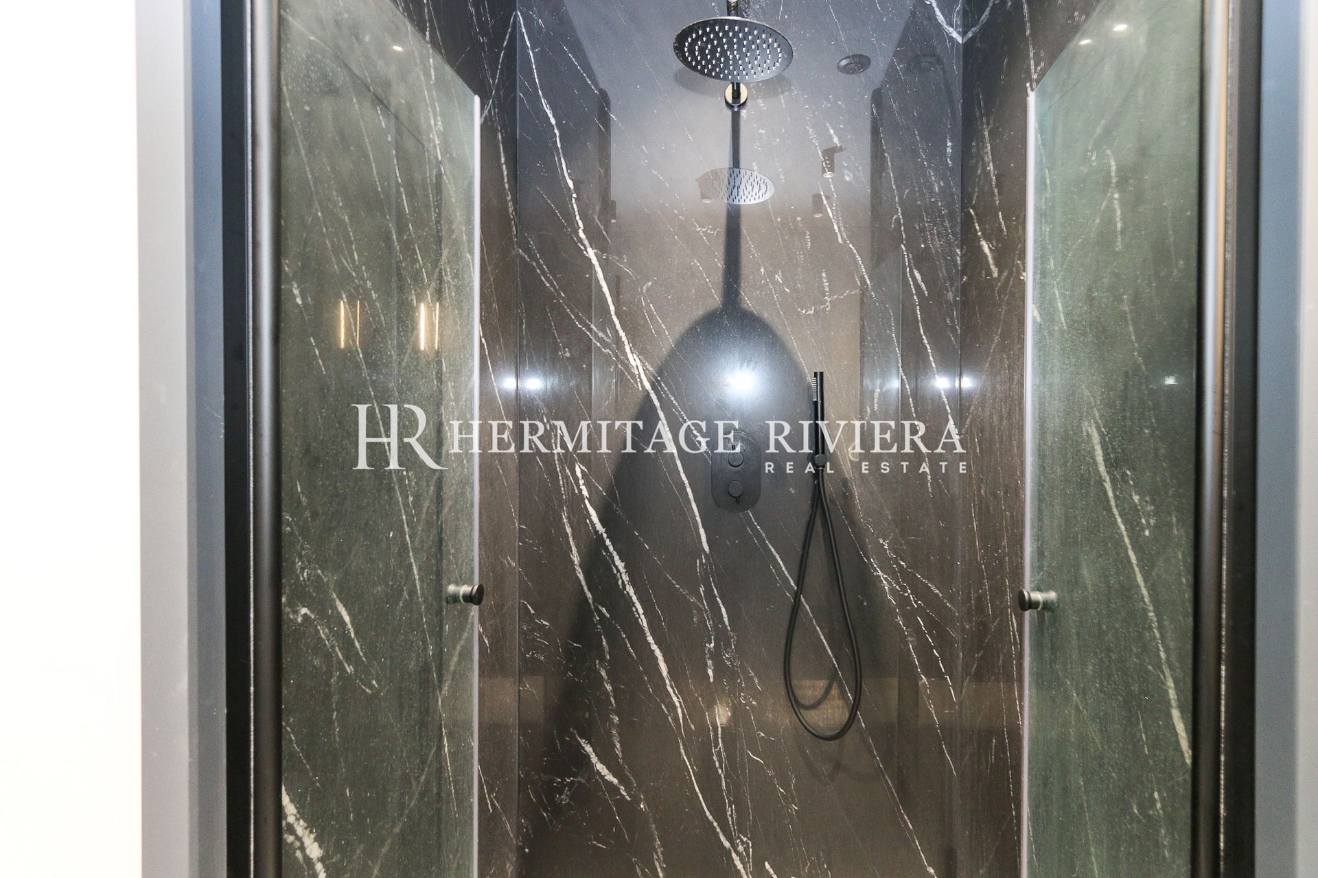 Elegante apartamento reformado en una clásica residencia burguesa. (imagen 22)