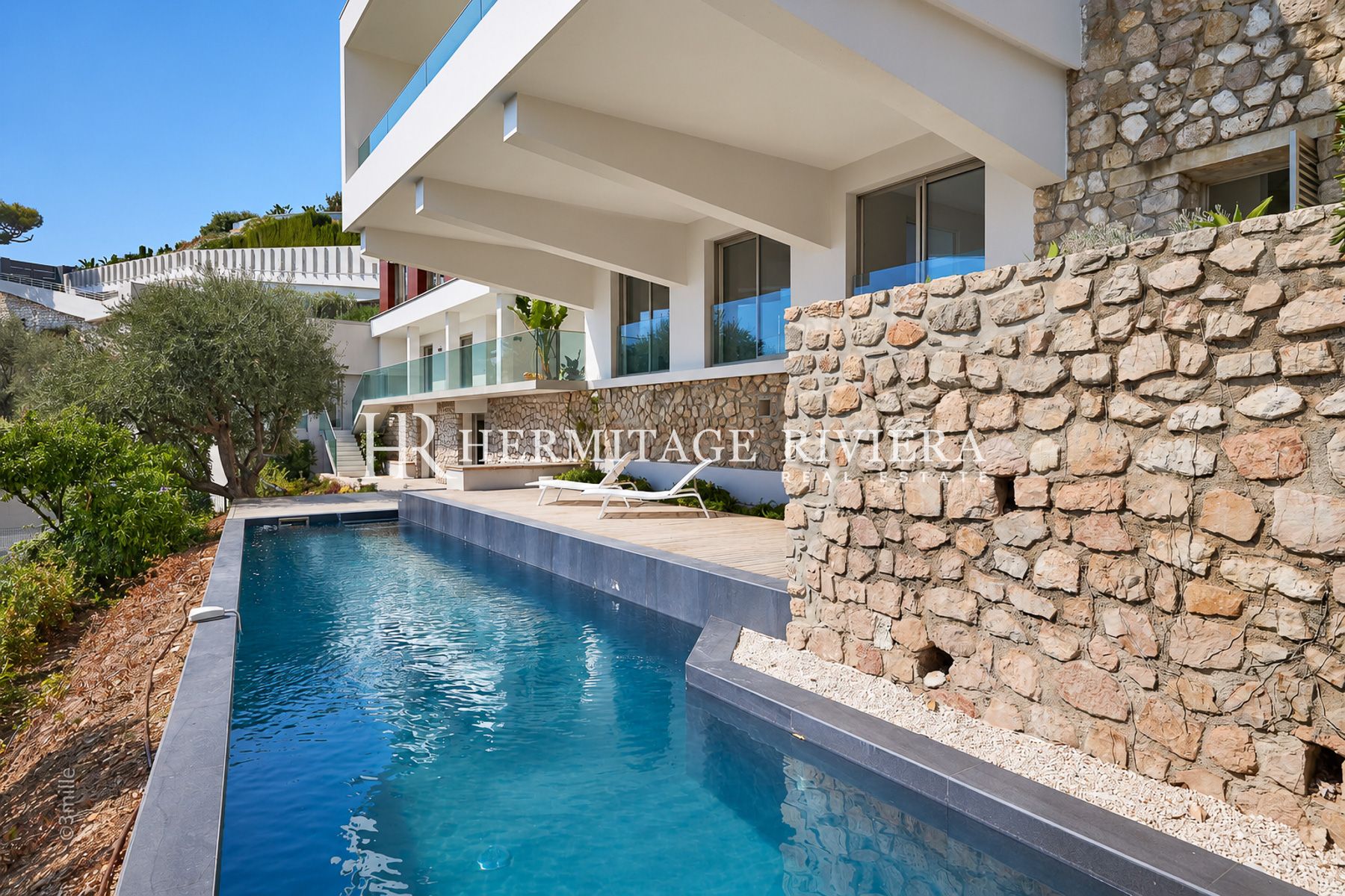 Villa in Villefranche-sur-Mer Modern property - Overlooking the Bay of Villefranche - Pool  (image 6)
