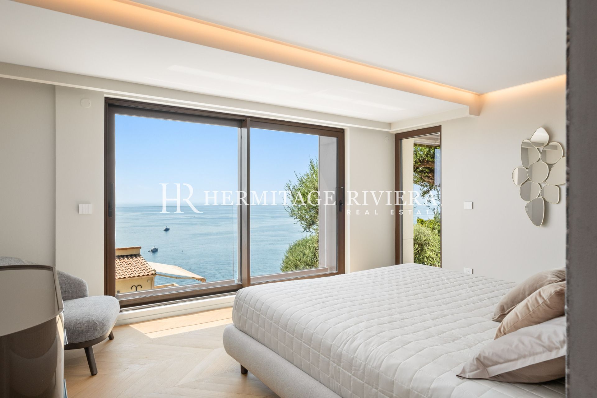 Modern renovated villa with sea view and pool (image 10)