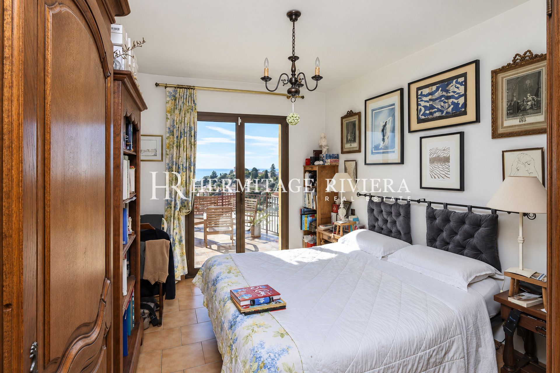 Villa à Menton Garavan Villa avec piscine et panorama à 360° - vues spectaculaires (image 7)