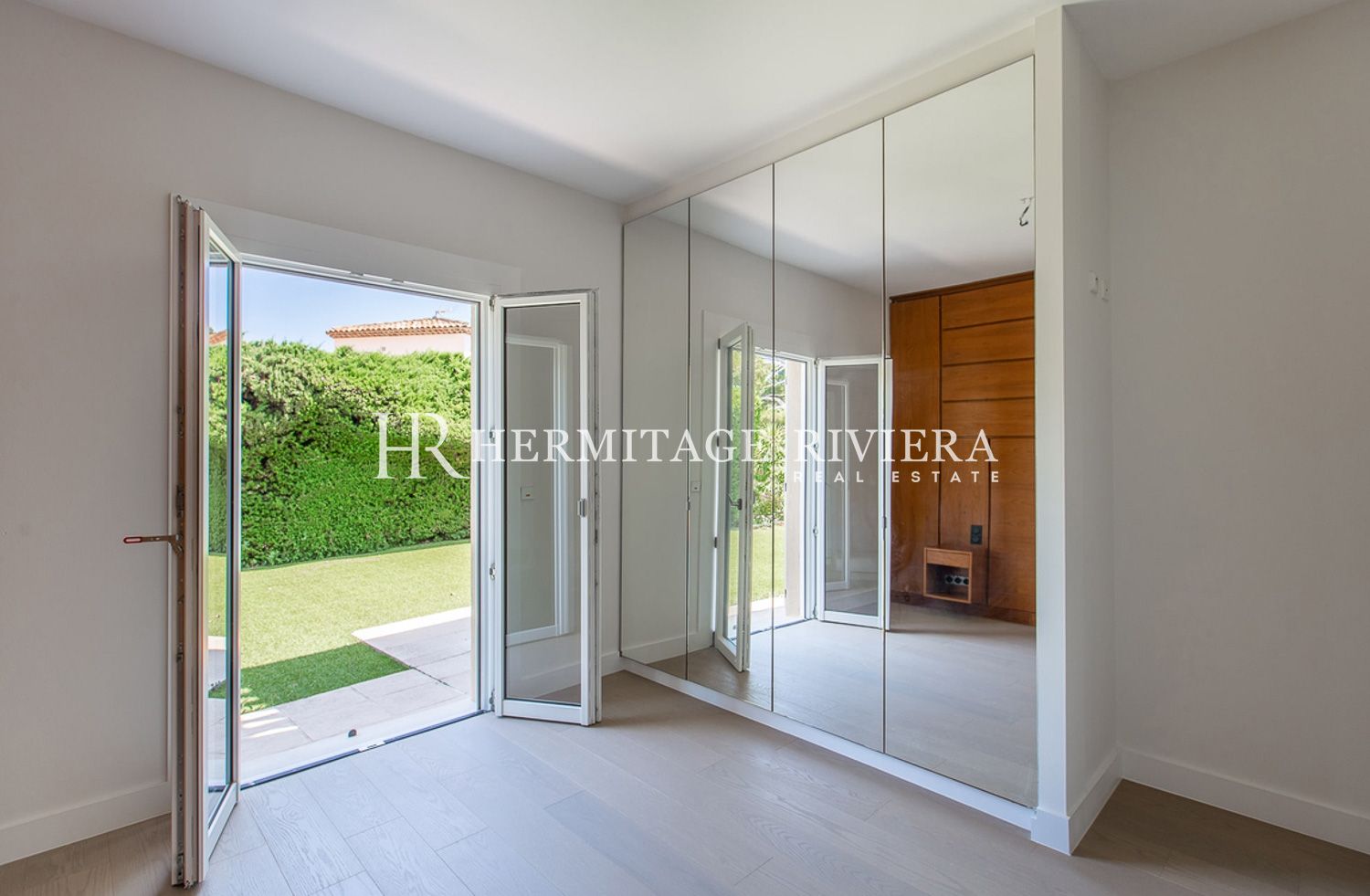 Villa in Villefranche-sur-Mer Сalm - Сlosed estate - Pool - Garden (image 15)