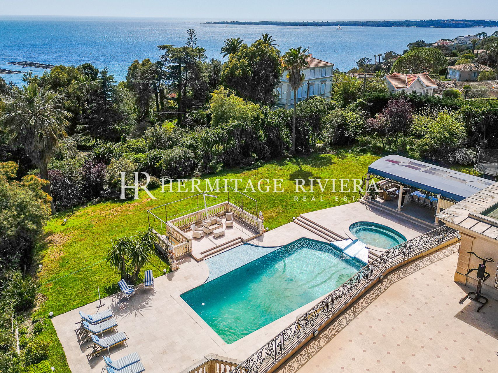 Exception prestigious property - Flat garden - Pool - Sea view  (image 5)