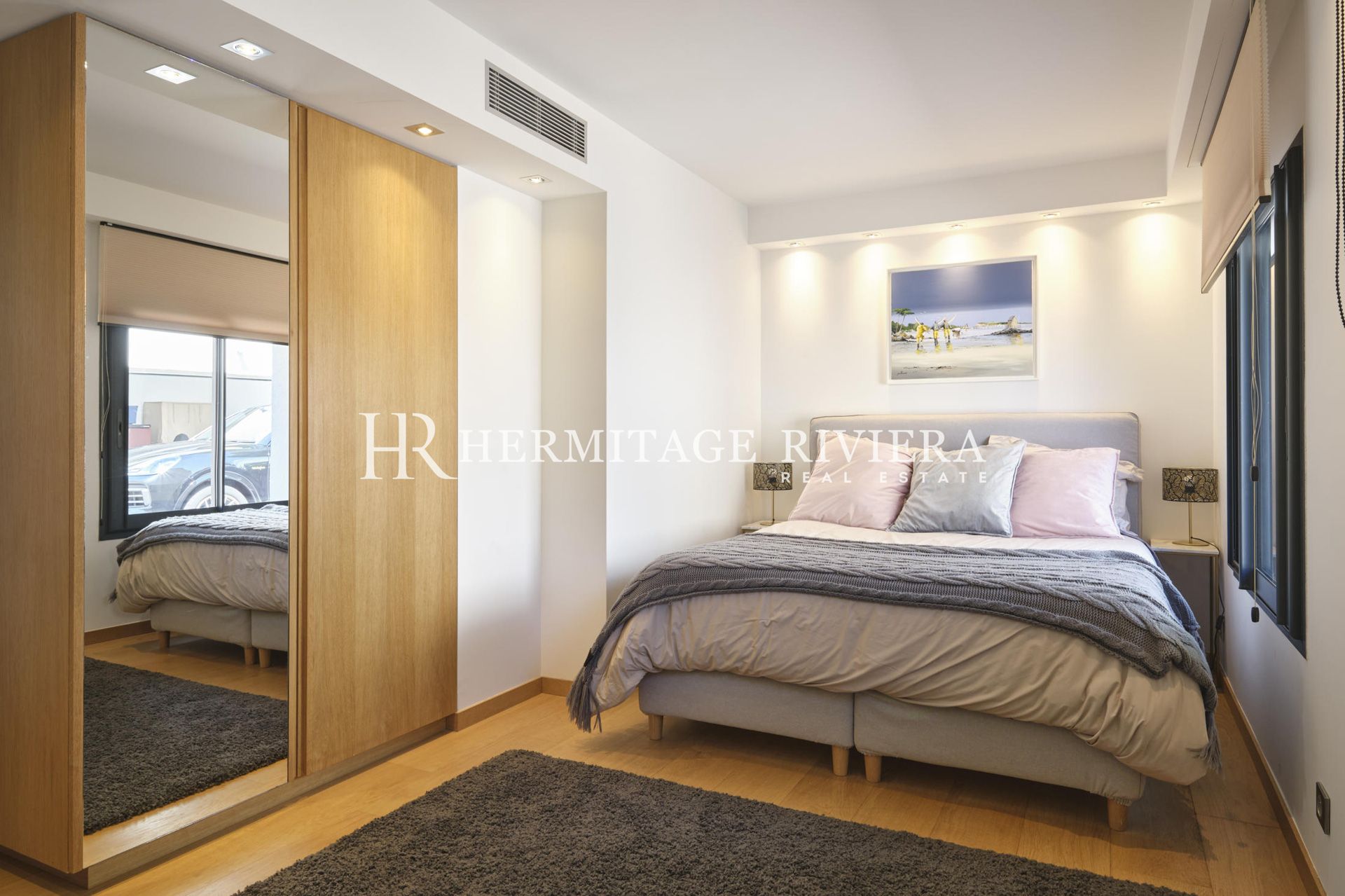 Modern with panoramic views (image 20)