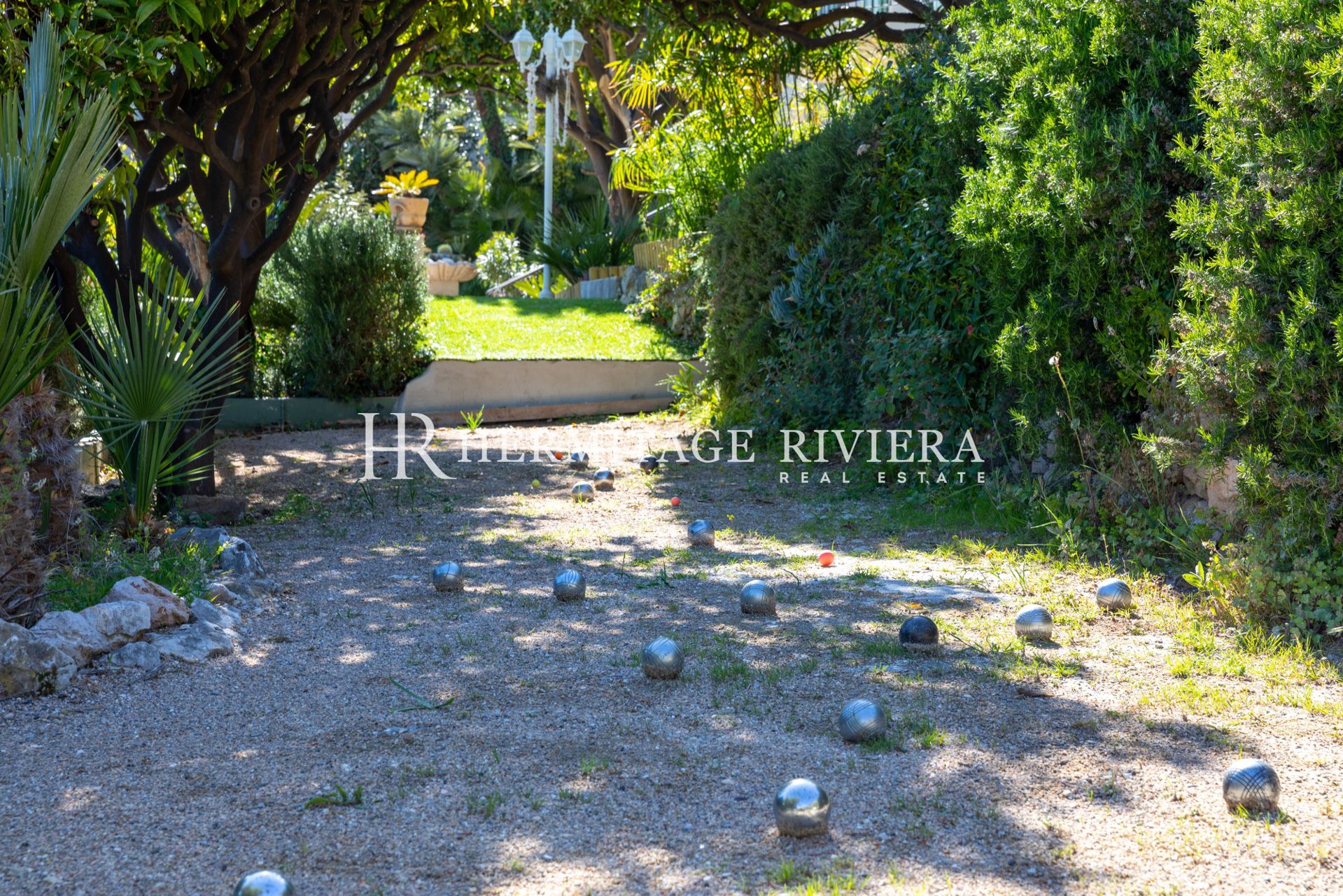 Close to the beach - Pool - Sea views (image 25)