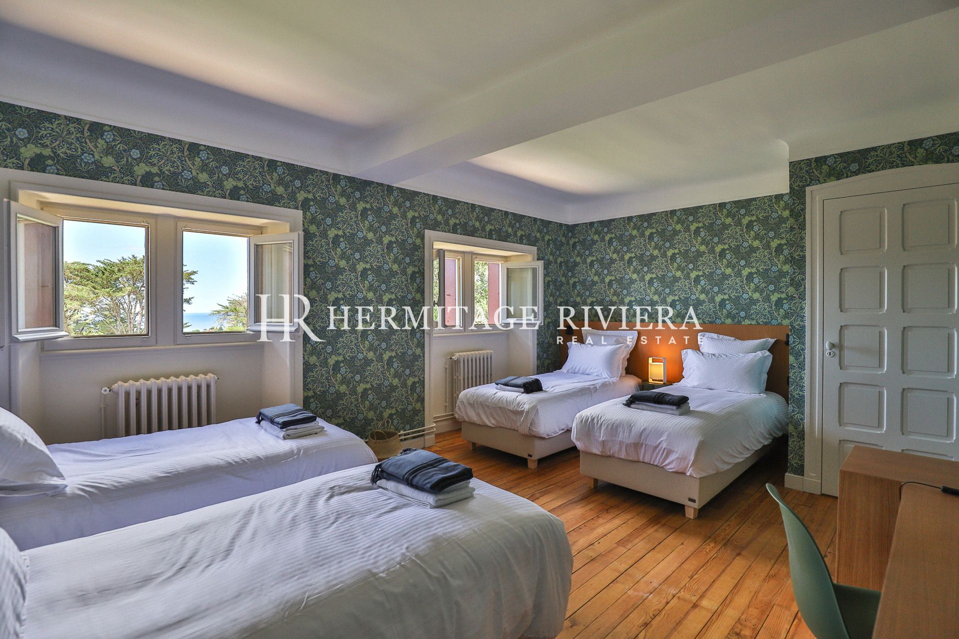 Property - 7 bedrooms - Cinema - Pool - Sea view (image 19)