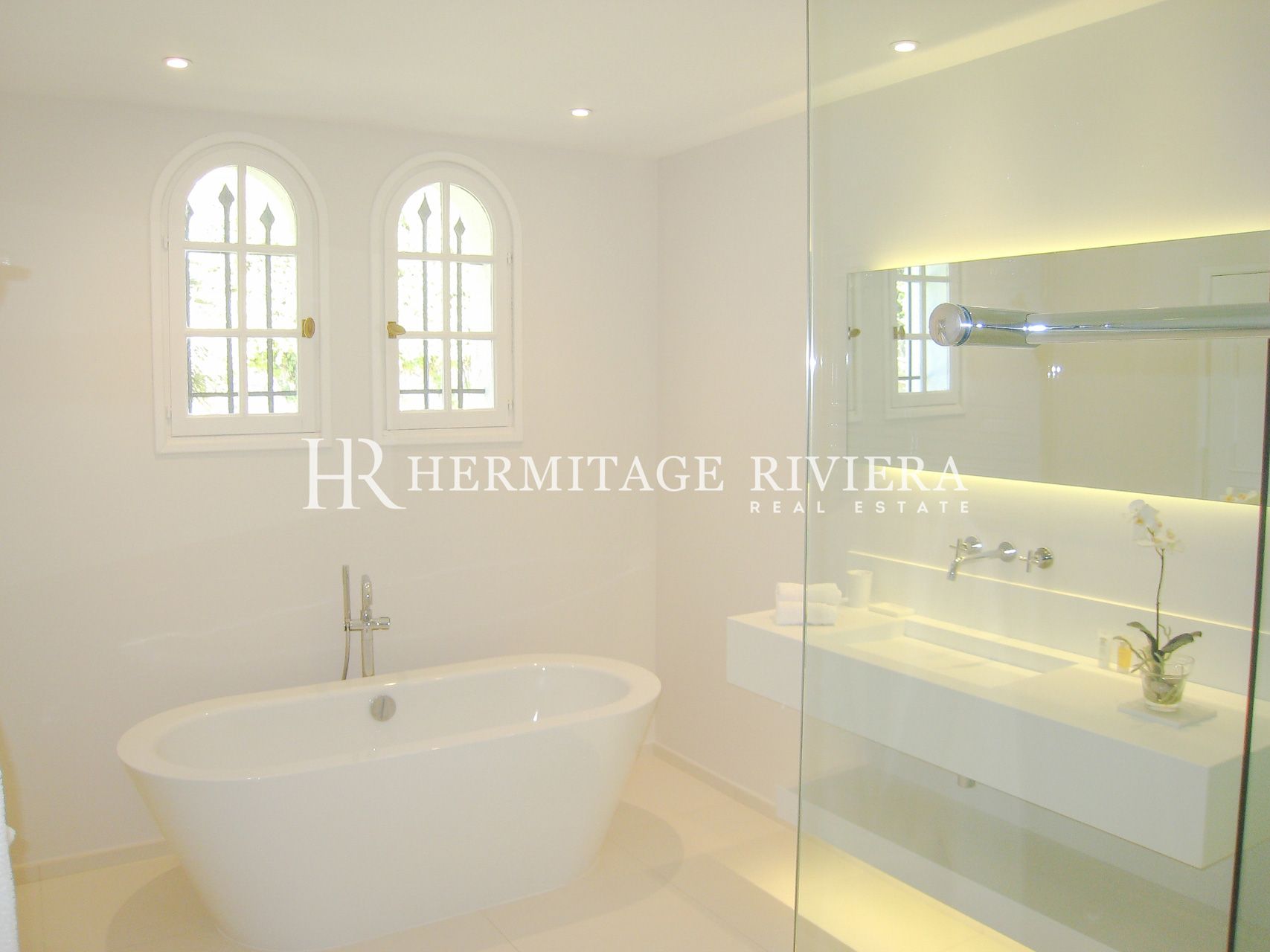 Stunning sea views - Pool - Flat garden (image 20)