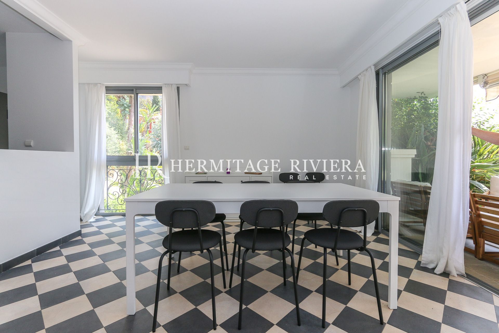 Appartamento con 3 camere da letto e giardino privato (immagine 12)