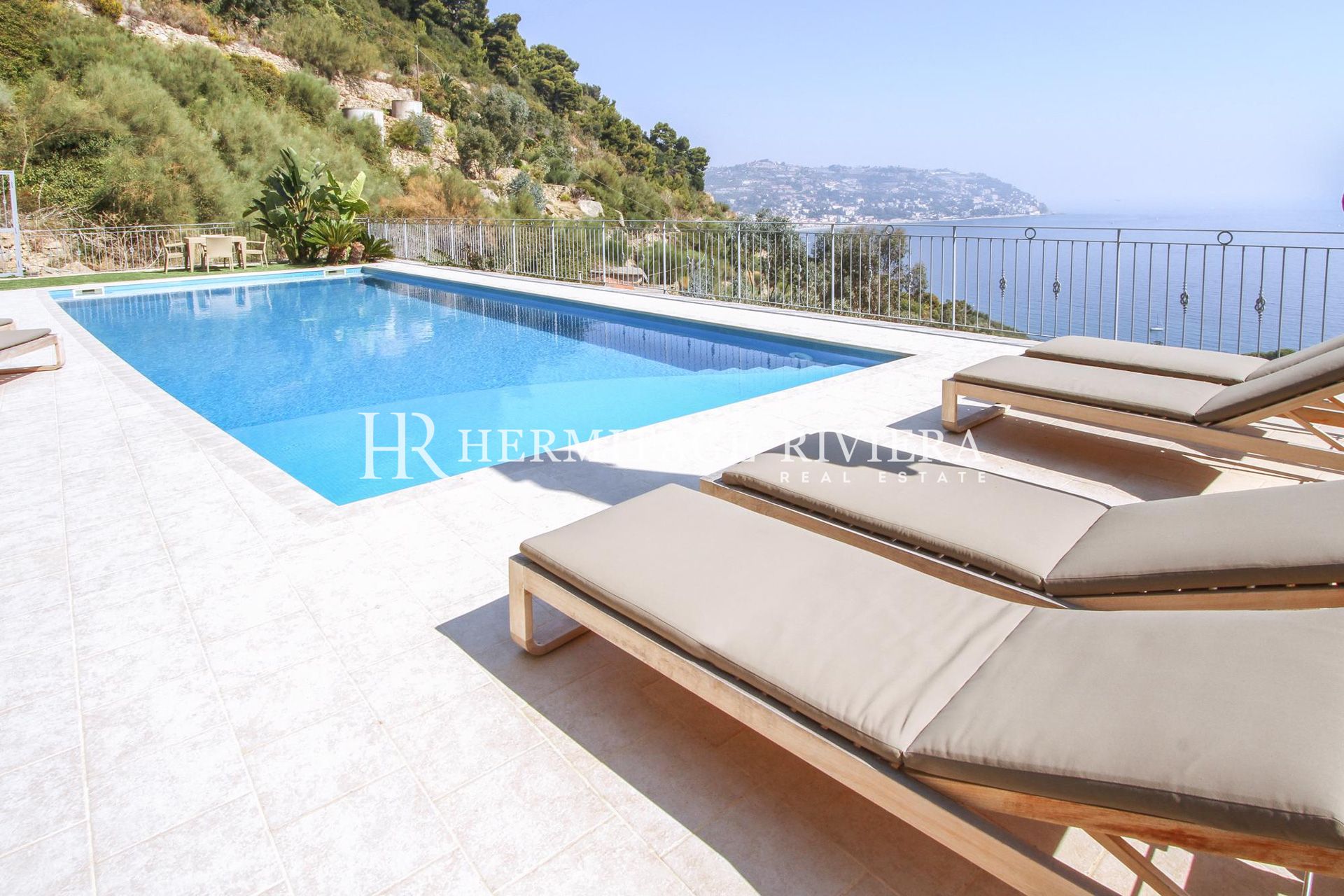 Moderne villa - Panoramautsikt over havet - Basseng (bilde 1)
