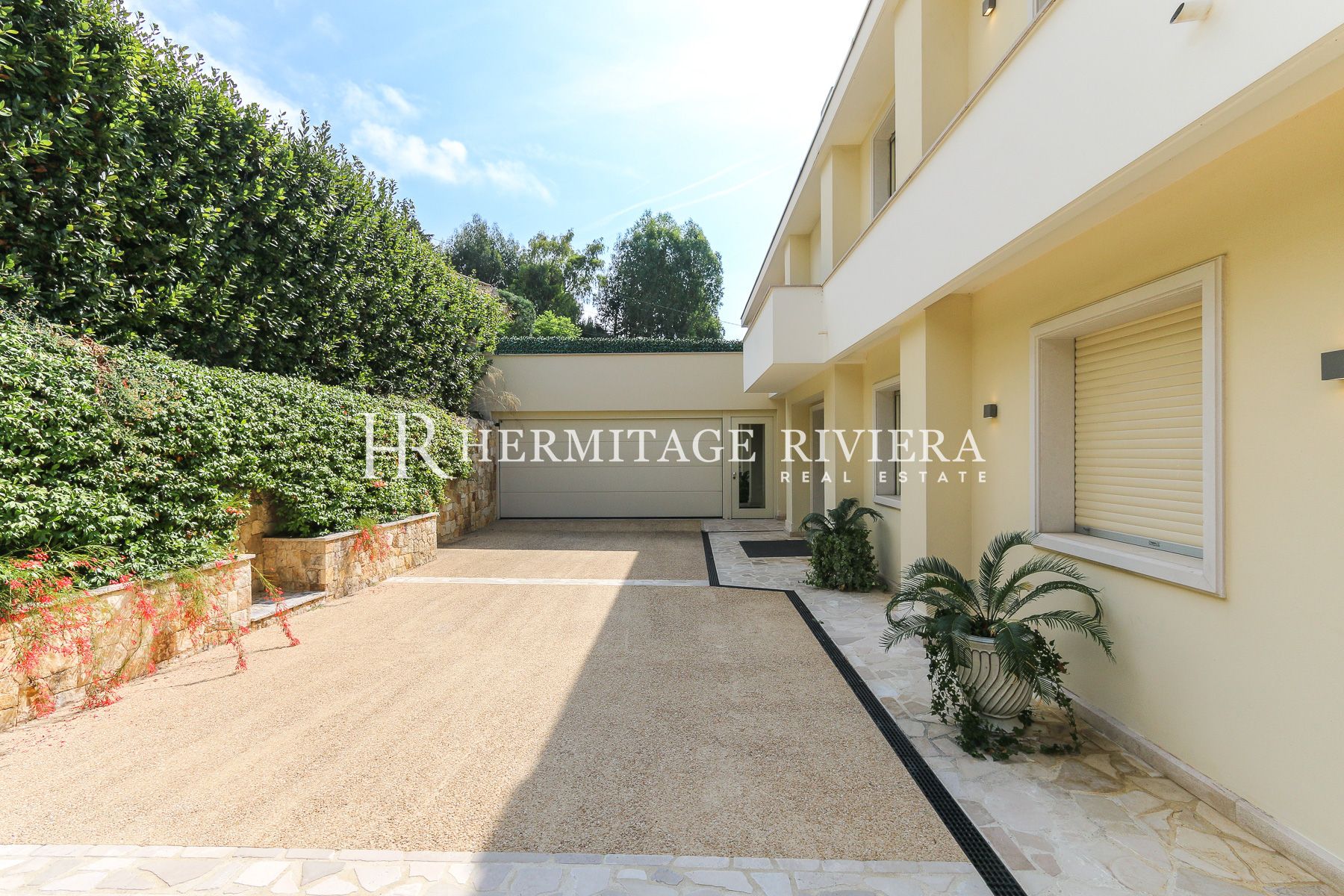 Property of two modern villas - Sea views - Pool (image 34)