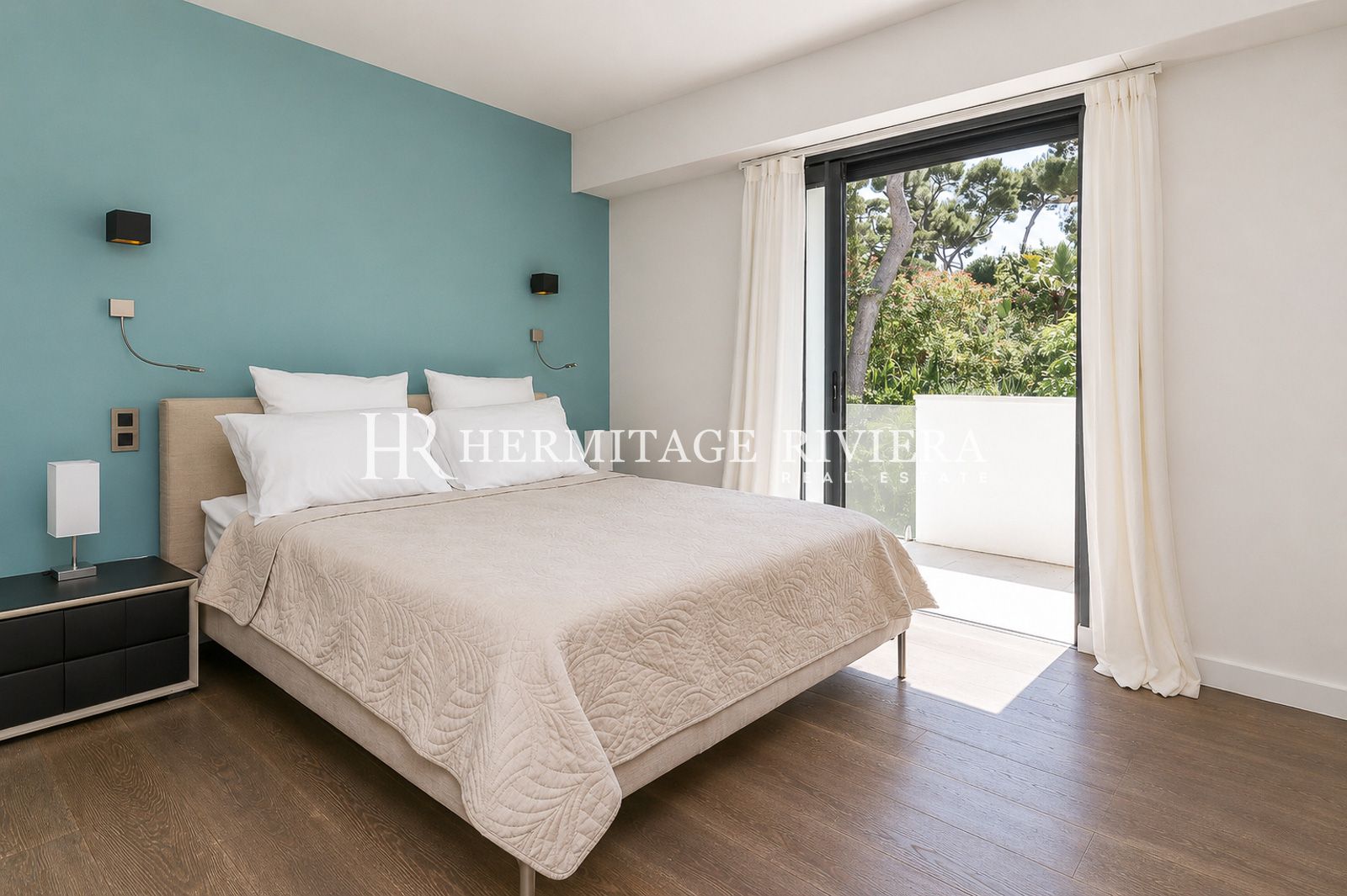 Bedroom 2 of modern property for rental Cap-Ferrat, close to Passable beach