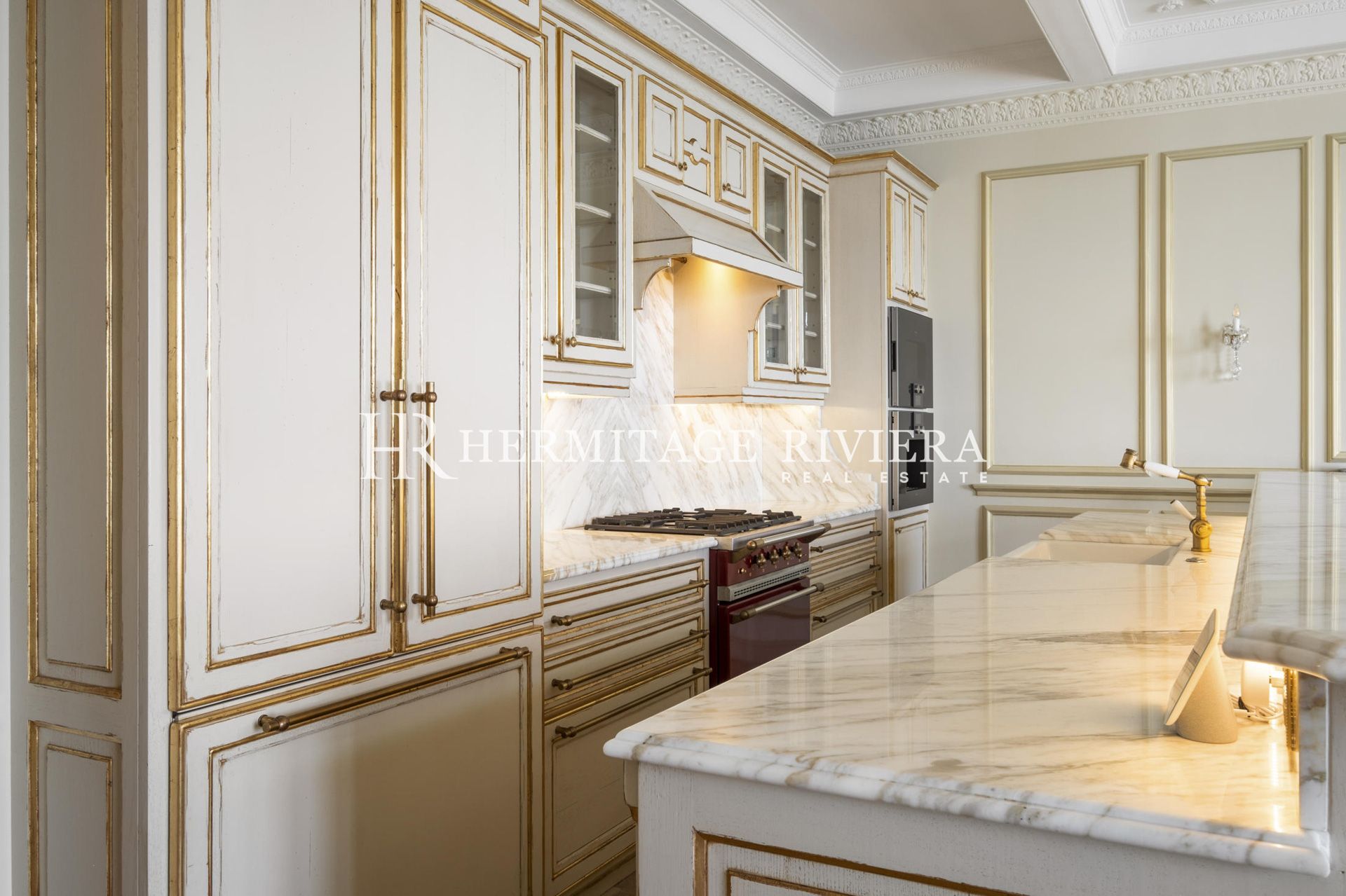 4 bedroom apartment - Waterfront - Renovated - Sea views  (image 9)