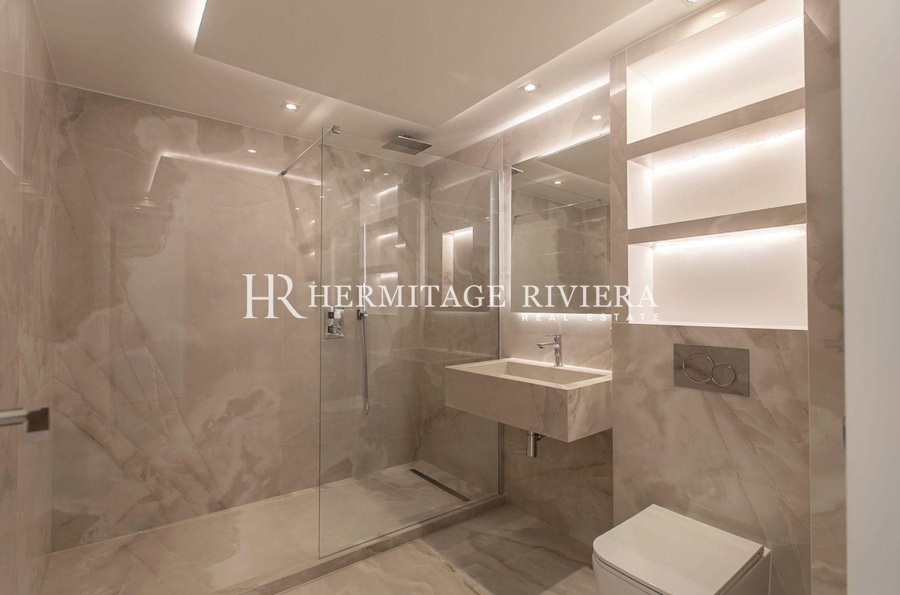 Apartamento en Roquebrune-Cap-Martín Apartamento reformado de 3 dormitorios con vistas a Mónaco y terraza. (imagen 11)