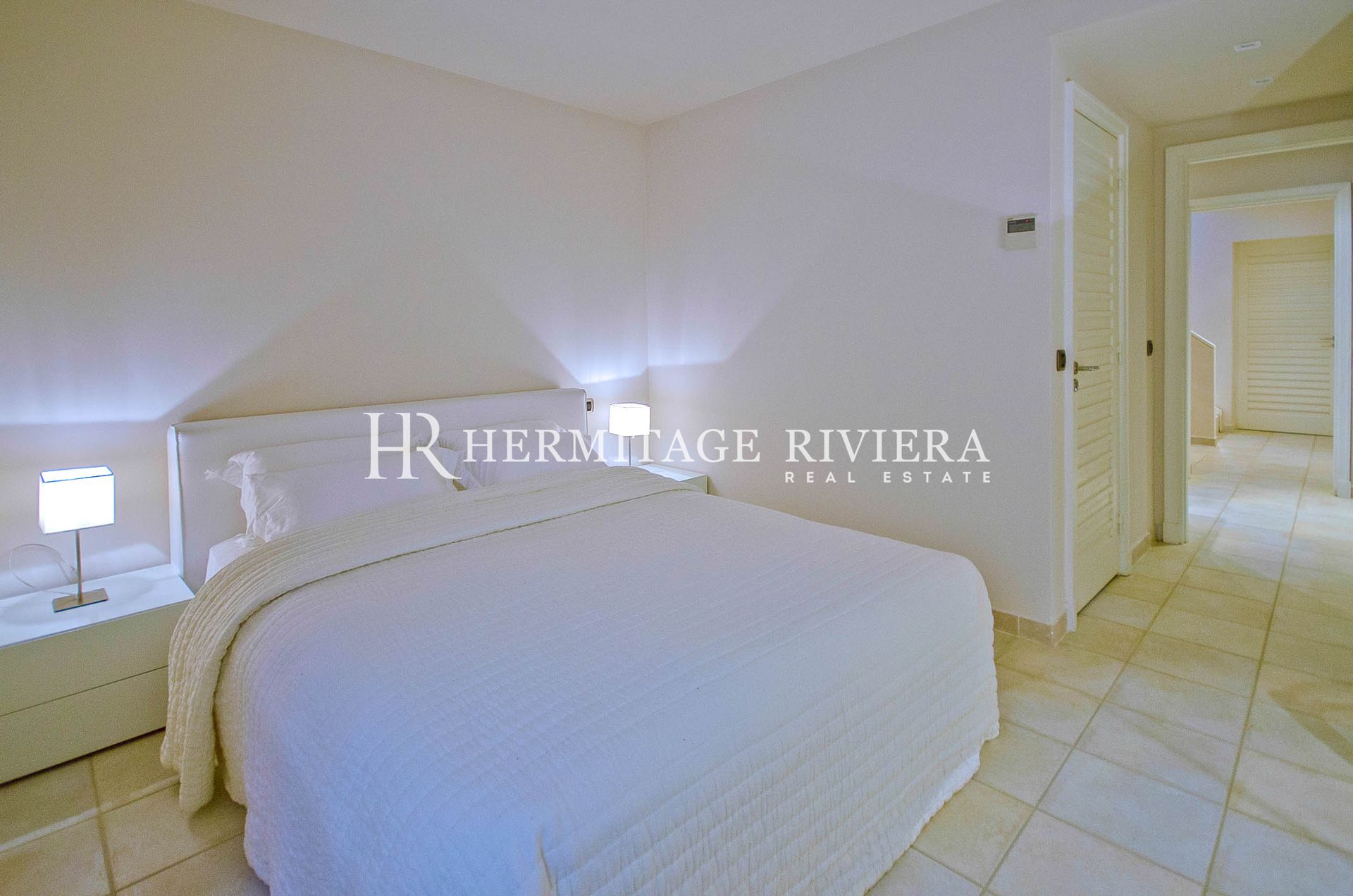 Luxury villa - Sea views - Pool (image 18)