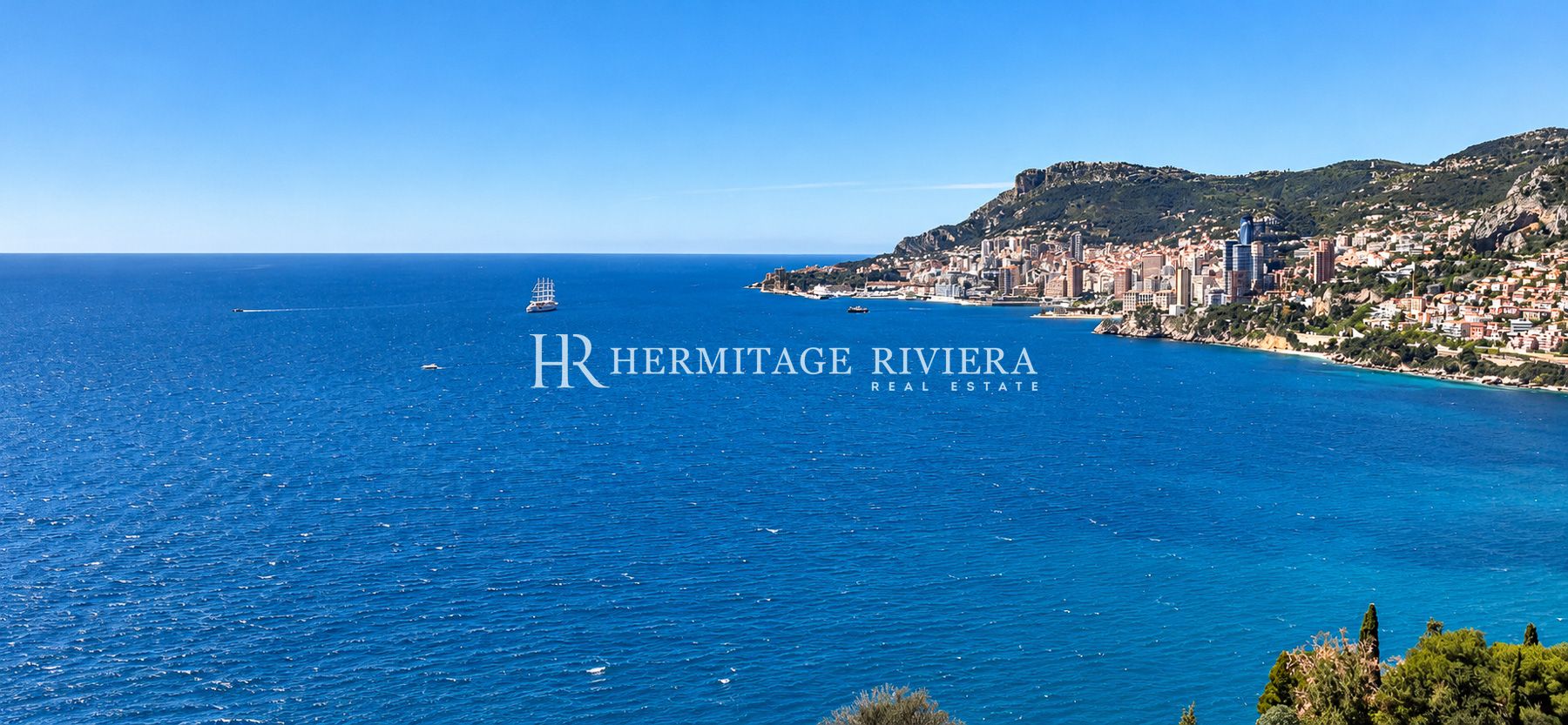 Villa in Roquebrune-Cap-Martin Contemporary Villa To Renovate Pool Monaco View (image 2)