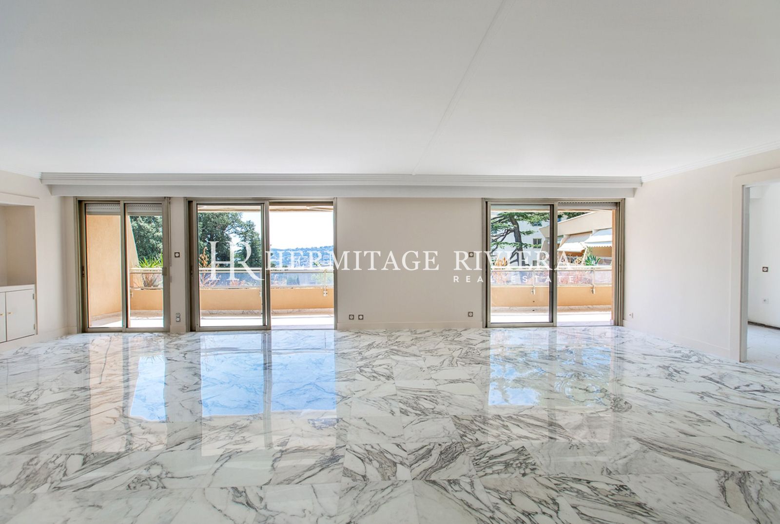 Penthouse in Nice Cimiez 3 bedroom - Roof terrace - Pool  (image 2)