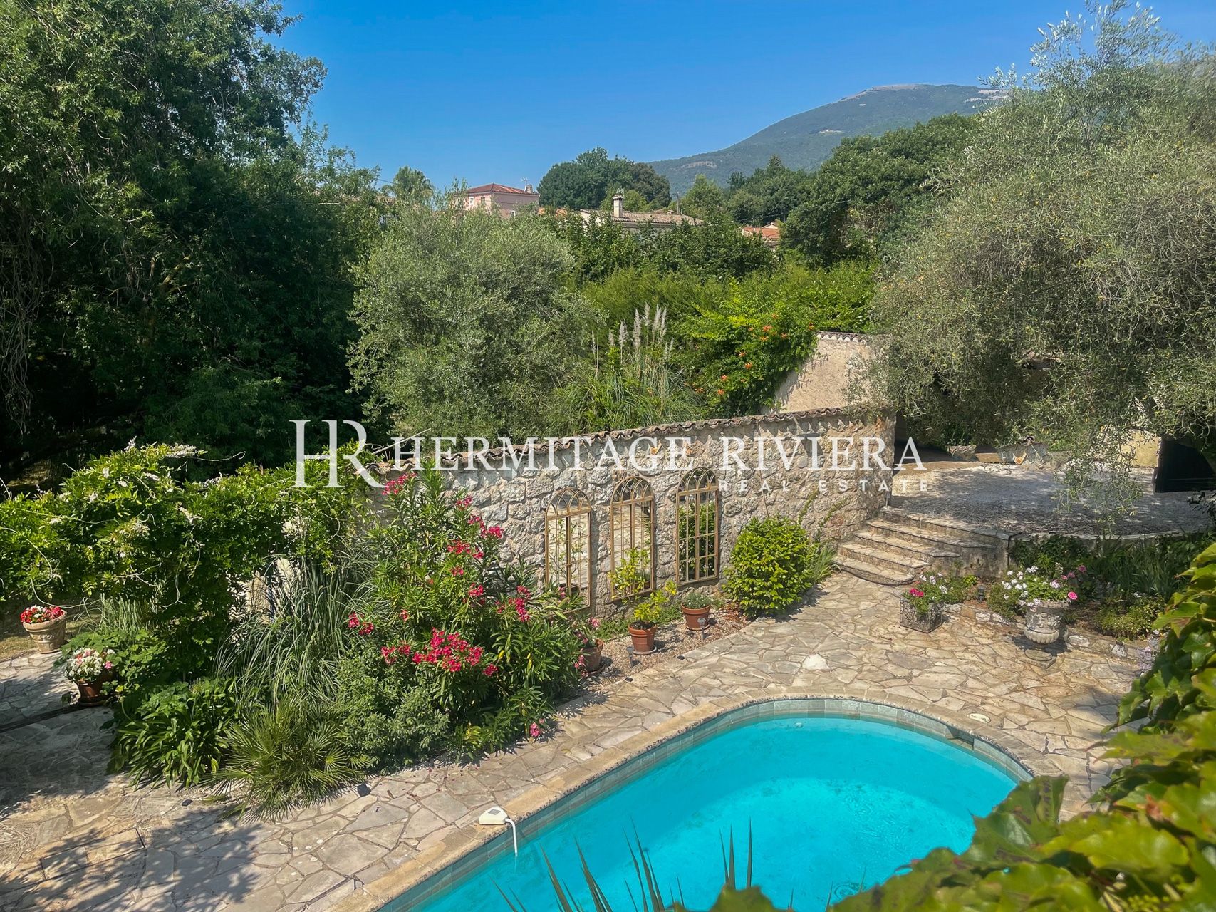 Villa i Vence Rummeligt hjem på rolig, flad og stor grund (billede 3)