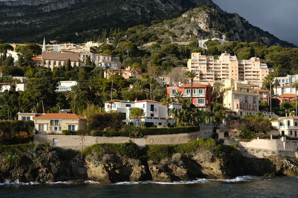 Uppdaterad information om fastighetsmarknaden på Cote d'Azur: trender och prisdynamik