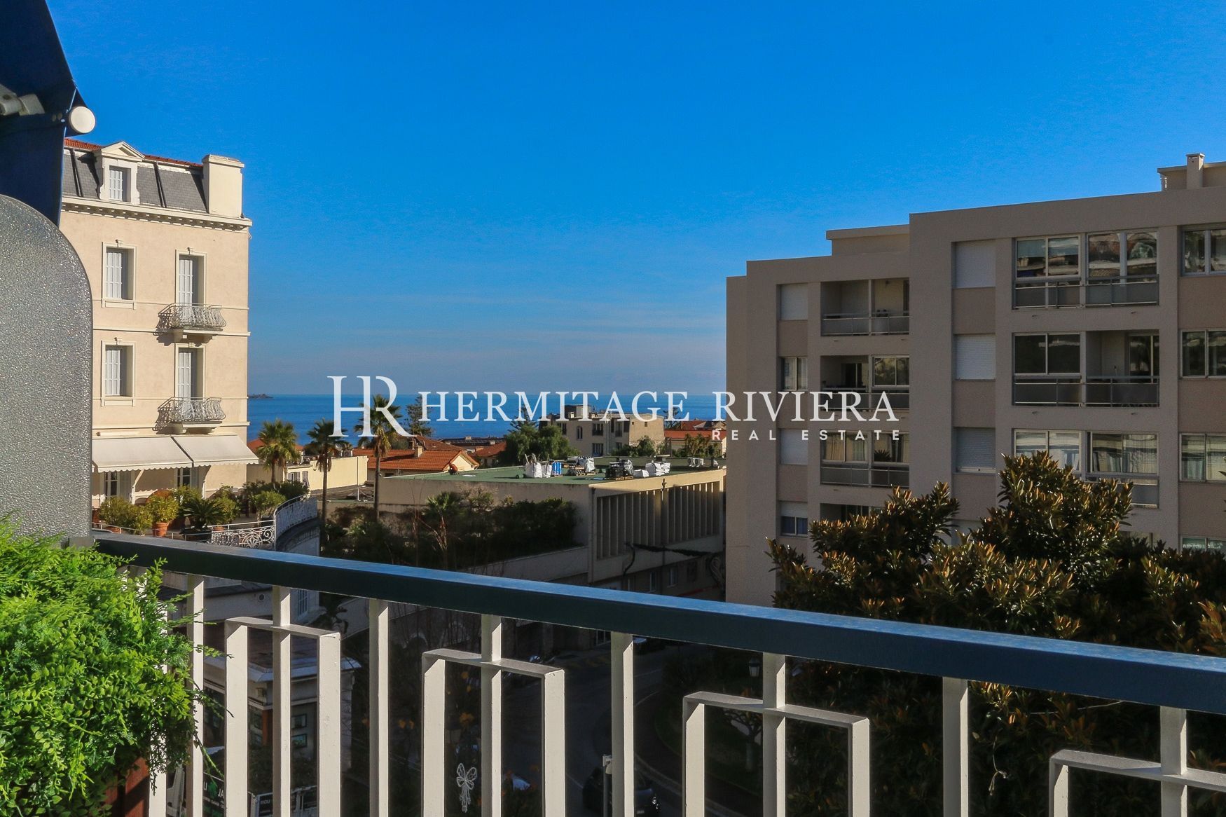 令人惊艳的翻新公寓,坐拥海景 (图片 13)