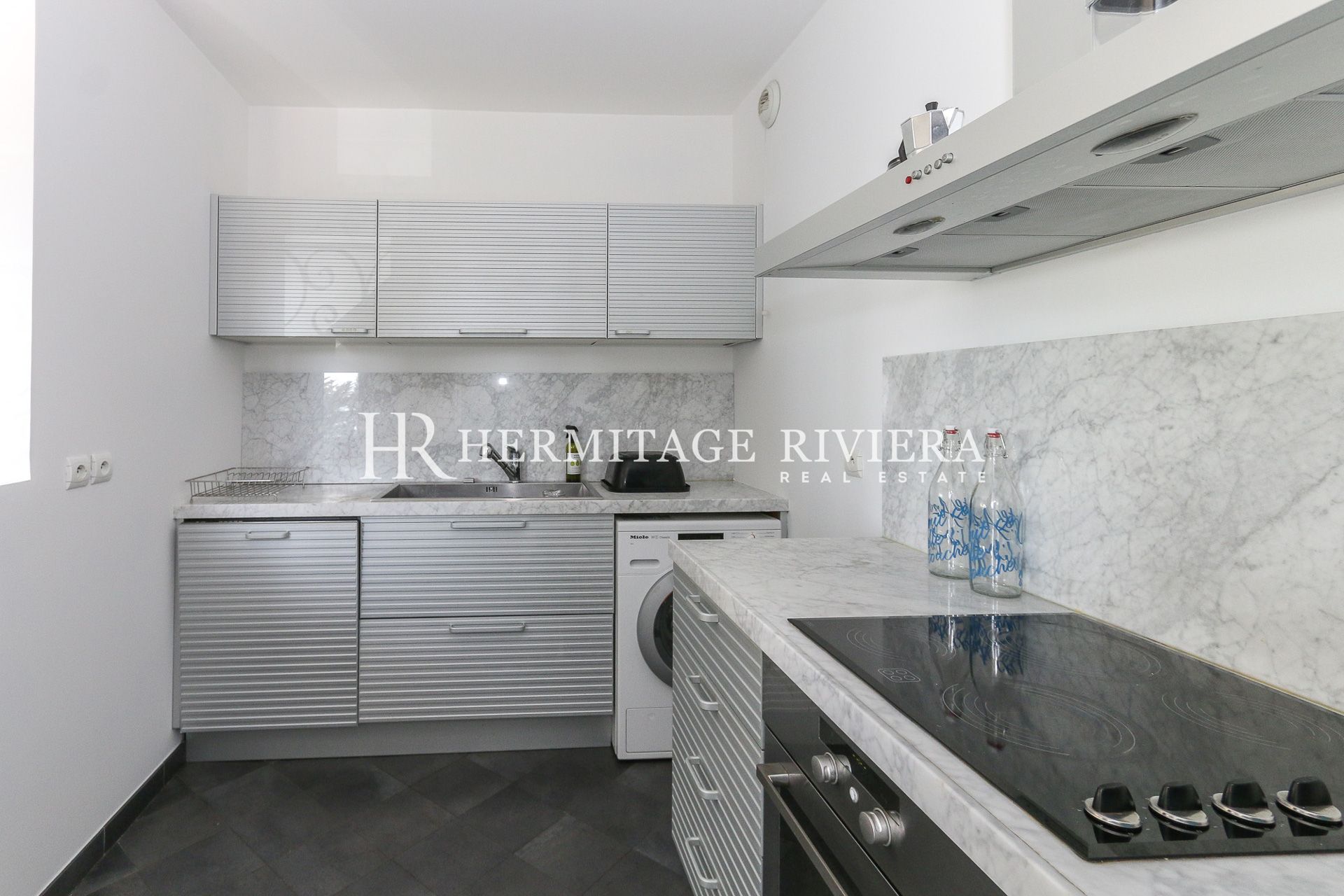 Appartamento con 3 camere da letto e giardino privato (immagine 13)