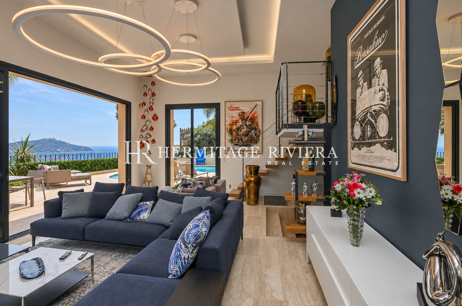 Villa in Villefranche-sur-Mer Contemporary villa with bay views (image 4)