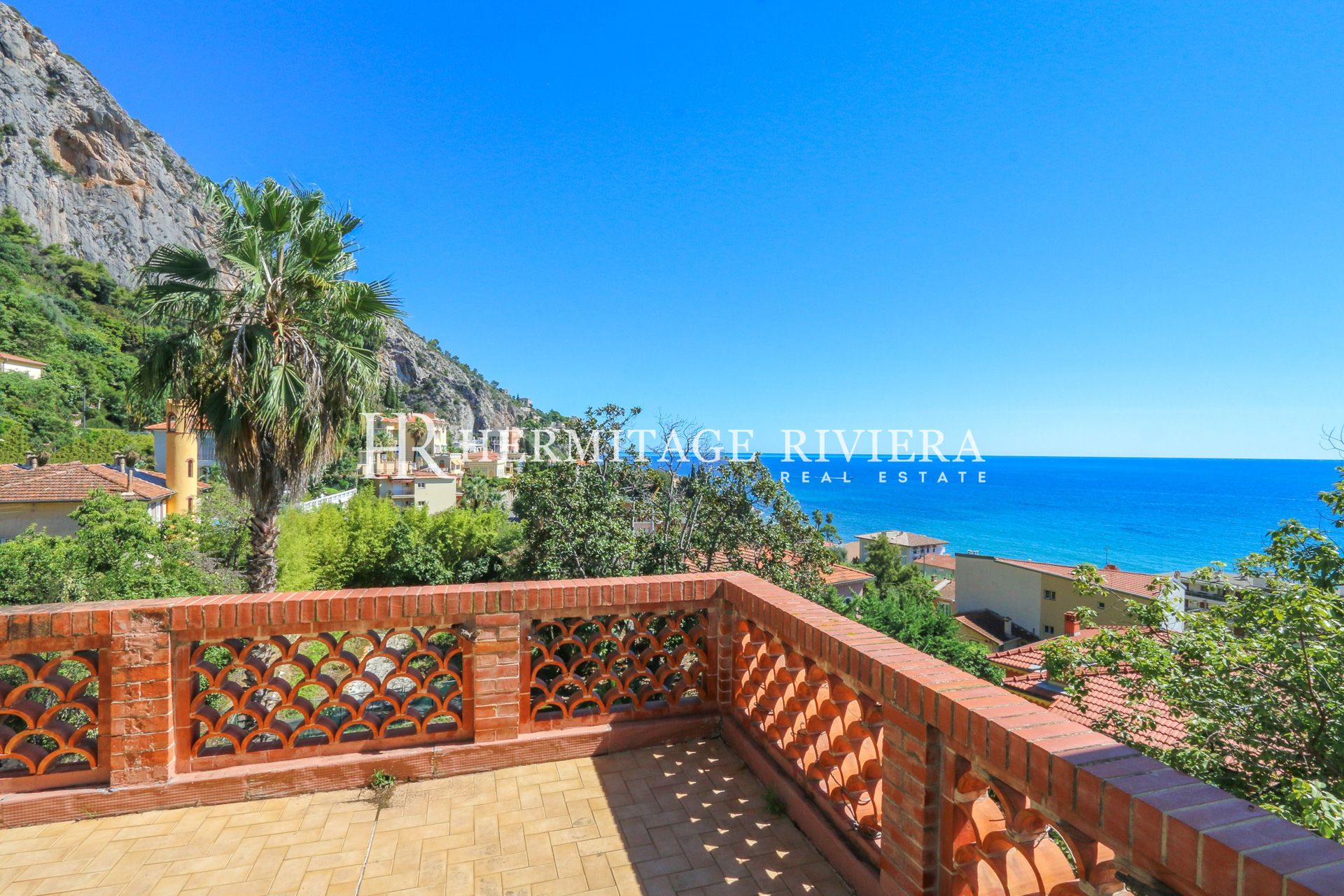 Elegant 19th century stone mansion with sea view (image 24)
