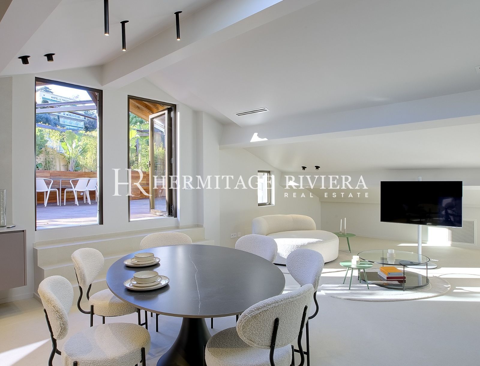 Exceptionell lägenhet med takterrass (bild 1)