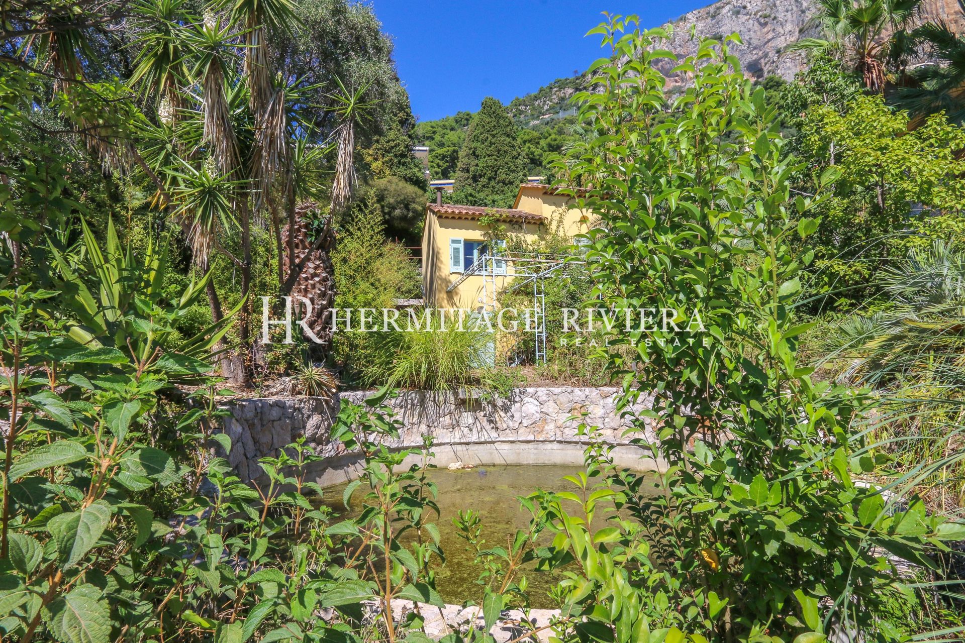 Elegant 19th century stone mansion with sea view (image 30)