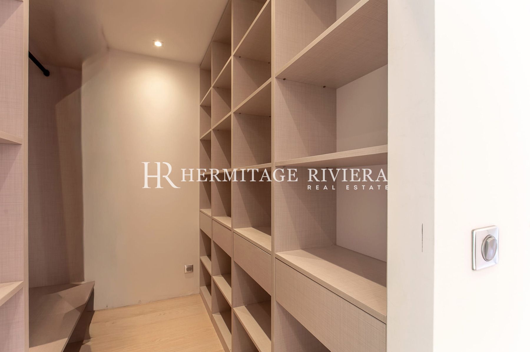 Apartamento en Roquebrune-Cap-Martín Apartamento reformado de 3 dormitorios con vistas a Mónaco y terraza. (imagen 10)