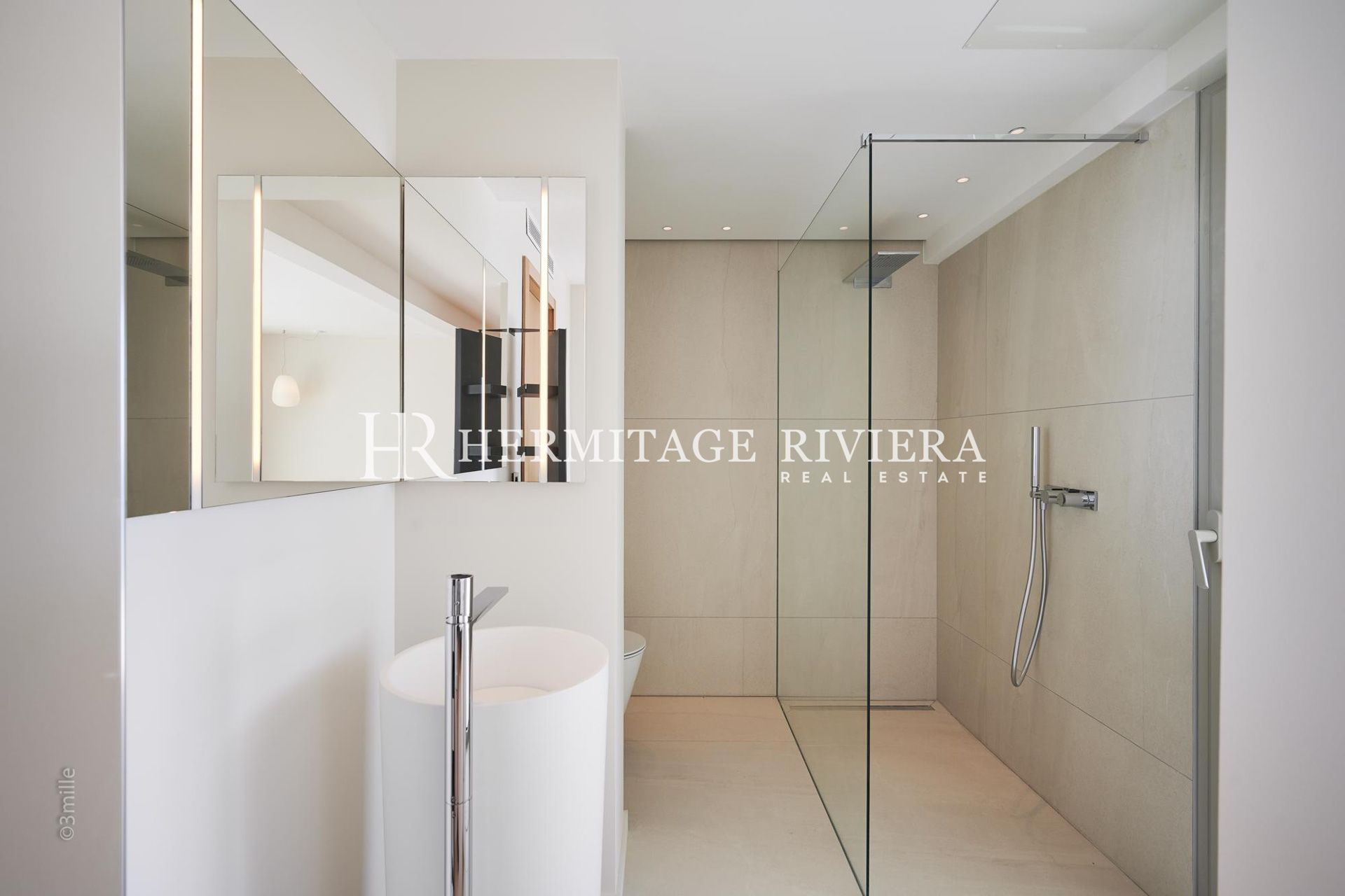 New villa overlooking the Bay of Villefranche  (image 22)