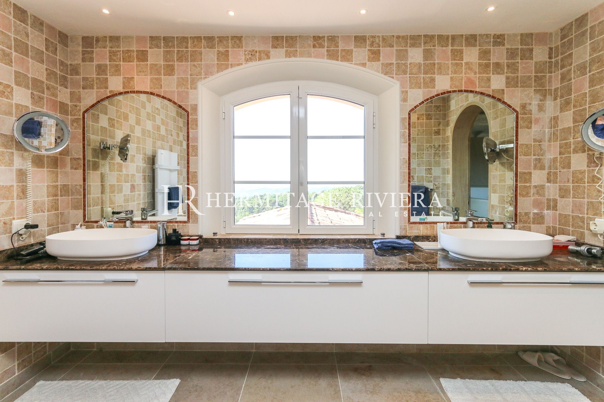 Villa i Saint-Paul-de-Vence Privat ejendom - Havudsigt - Flad have - Pool  (billede 28)