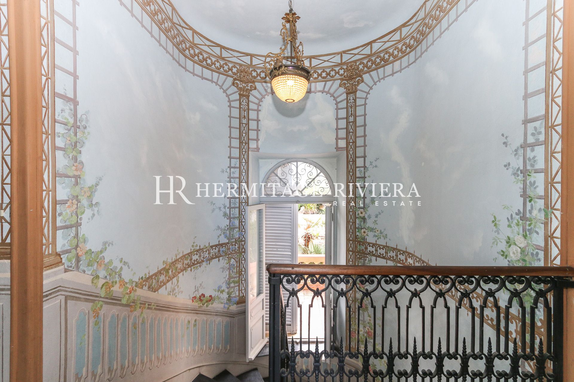 Affascinante villa di inizio secolo con foresteria e giardino botanico (immagine 17)