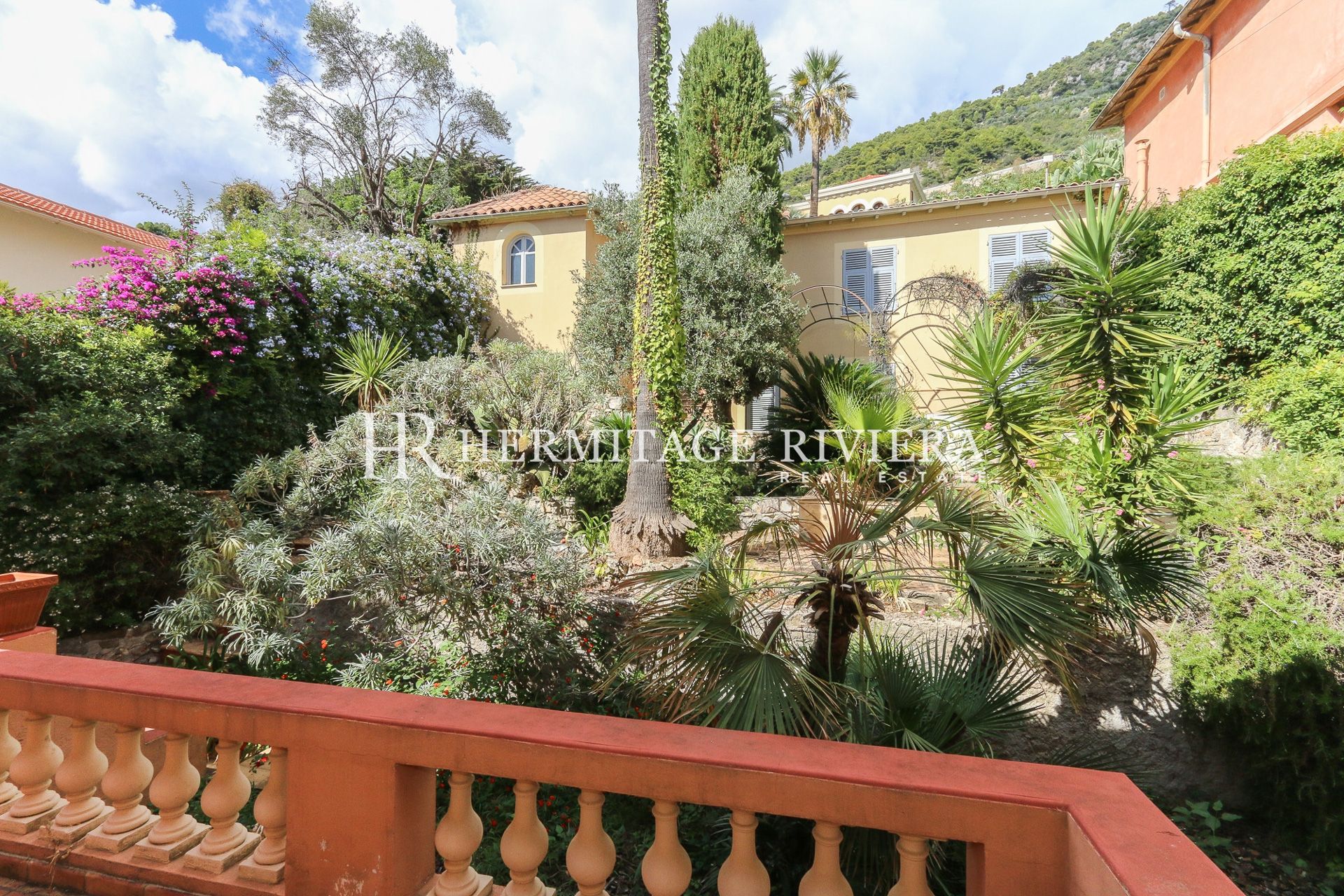 Affascinante villa di inizio secolo con foresteria e giardino botanico (immagine 6)