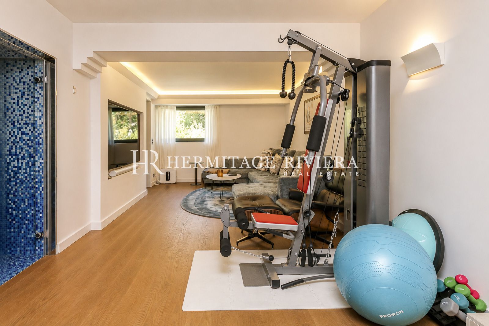hamman of modern property for rental Cap-Ferrat, close to Passable beach