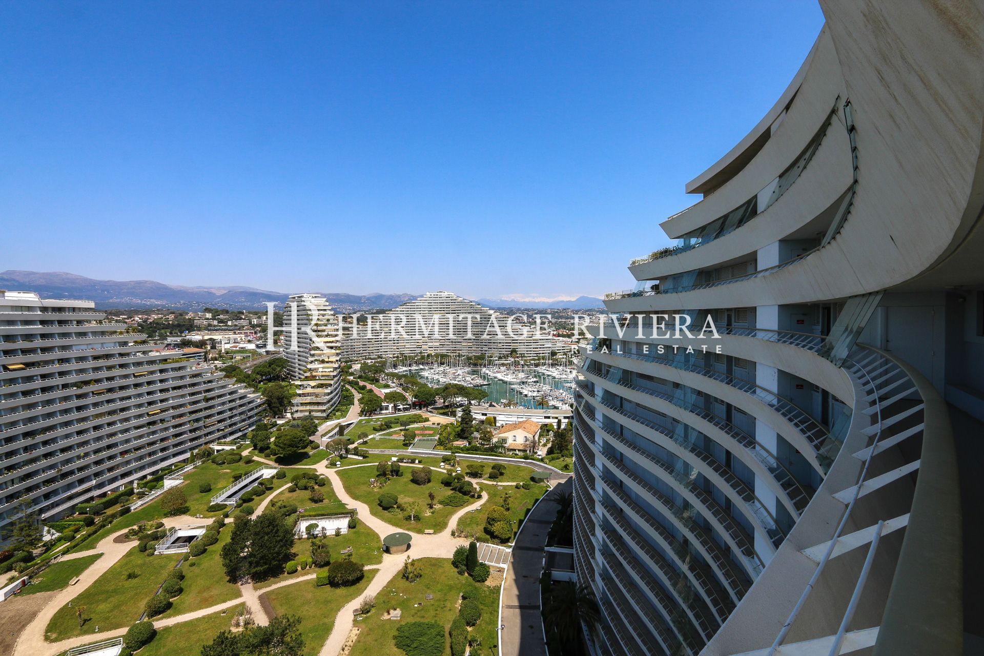 Luxury penthouse in iconic residence  (image 2)