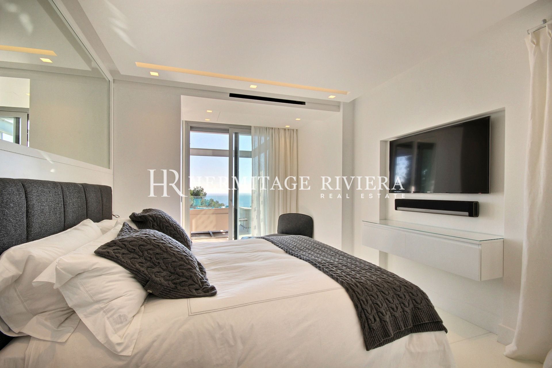 Modern villa - Sea view - Pool (image 21)