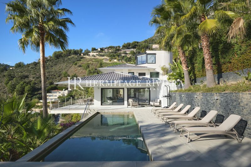 Moderne Villa in sicherer Gegend nahe Monaco