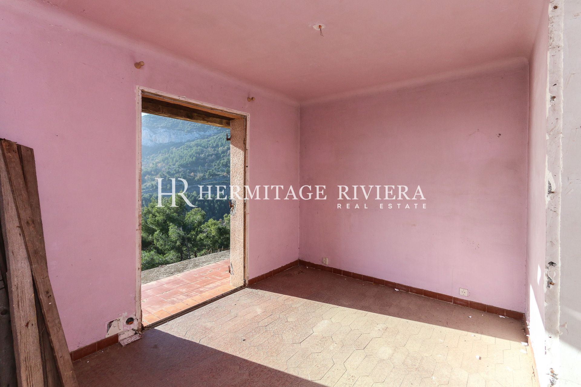 To renovate with permit - Sea view (image 13)