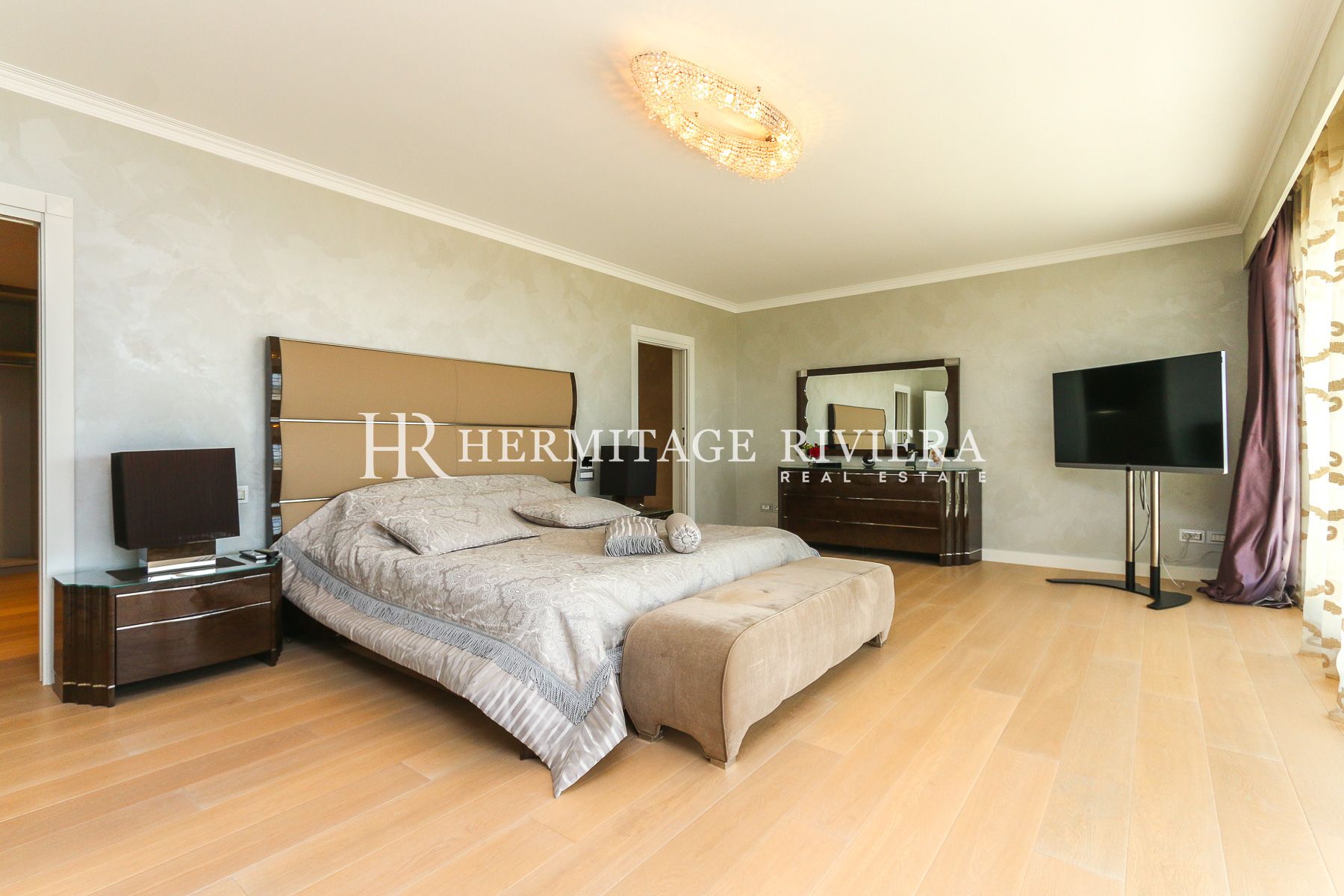 Property of two modern villas - Sea views - Pool (image 18)